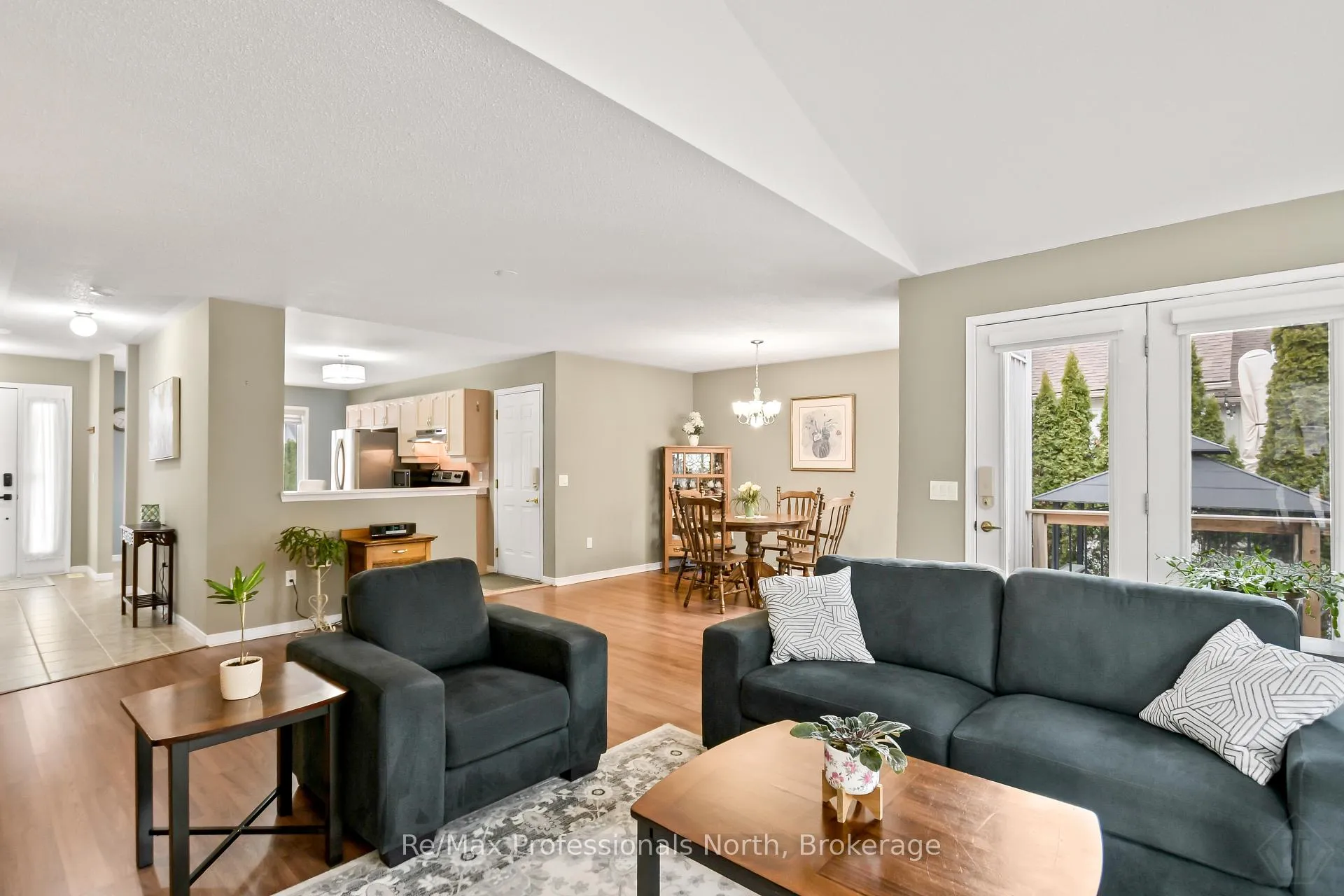 Photo 14 of 102 Pineridge Gate, Gravenhurst, Muskoka (S) — HOMEH