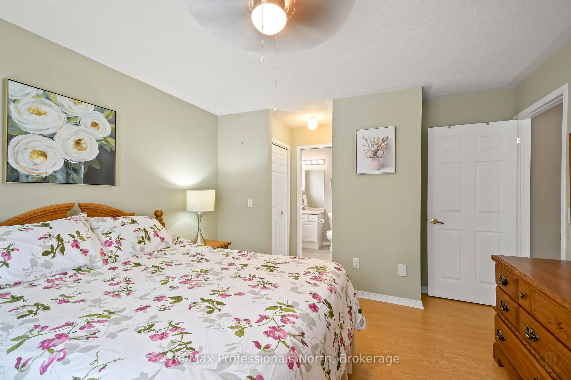 Photo 17 of 102 Pineridge Gate, Gravenhurst, Muskoka (S) — HOMEH