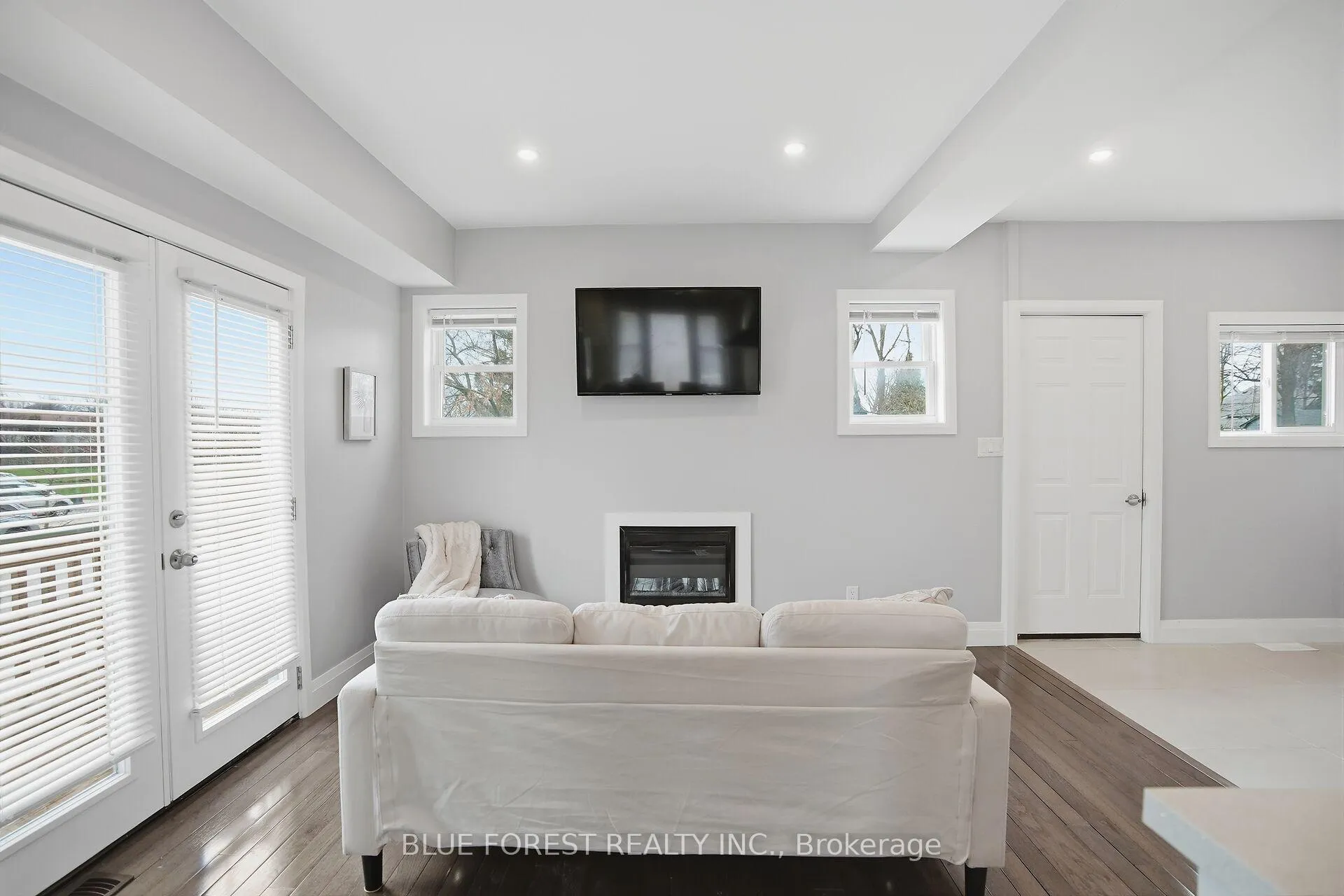 Photo 11 of 178 Thompson Road, London, South I — HOMEH