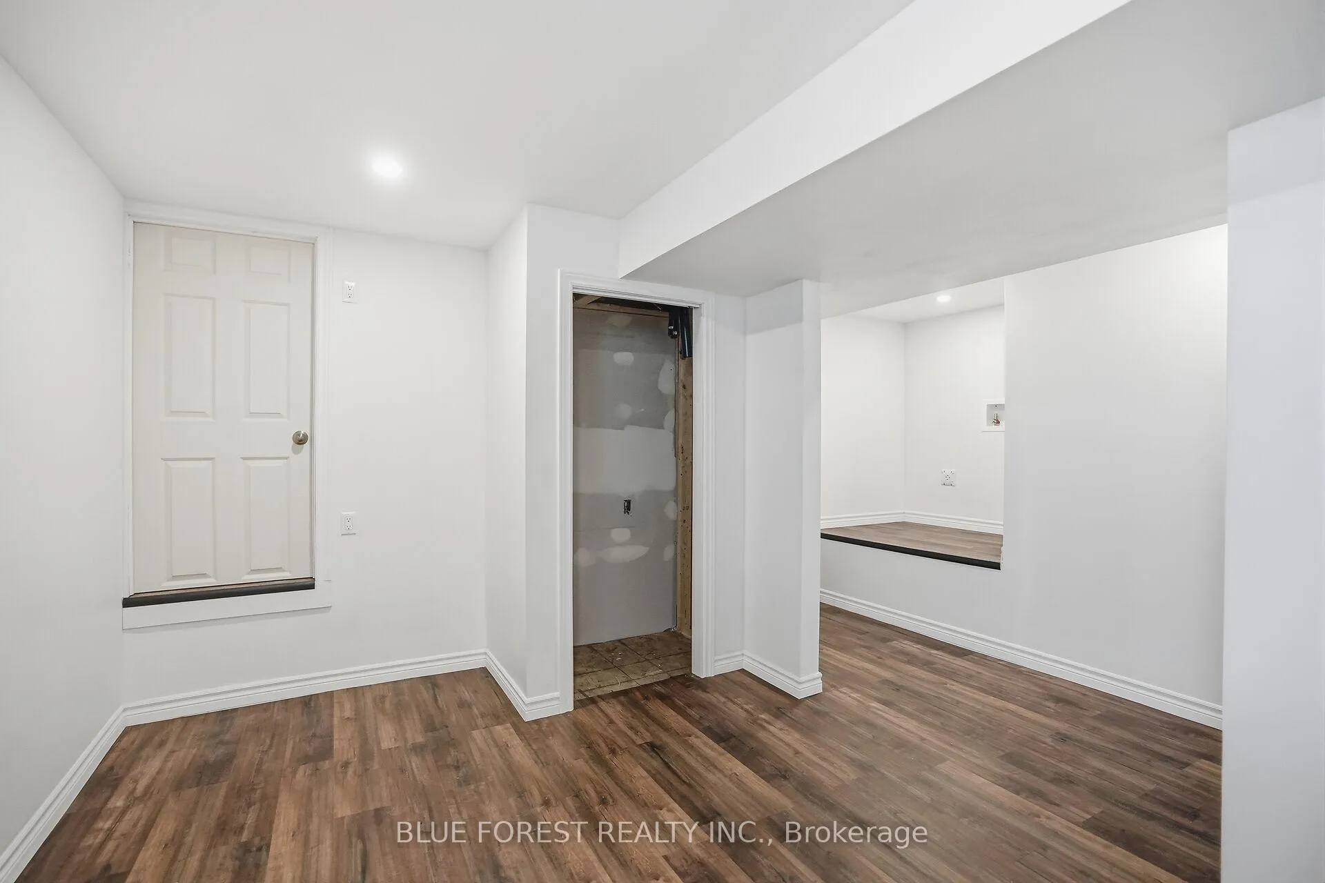 Photo 19 of 178 Thompson Road, London, South I — HOMEH