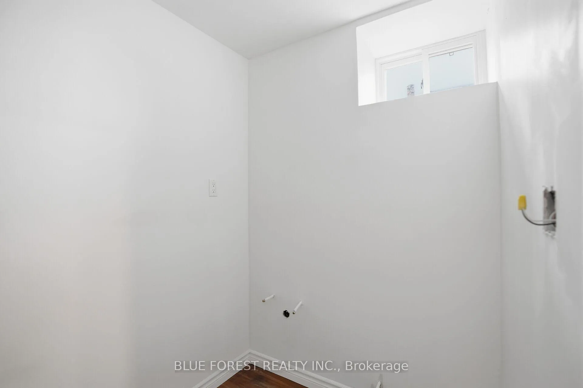 Photo 20 of 178 Thompson Road, London, South I — HOMEH