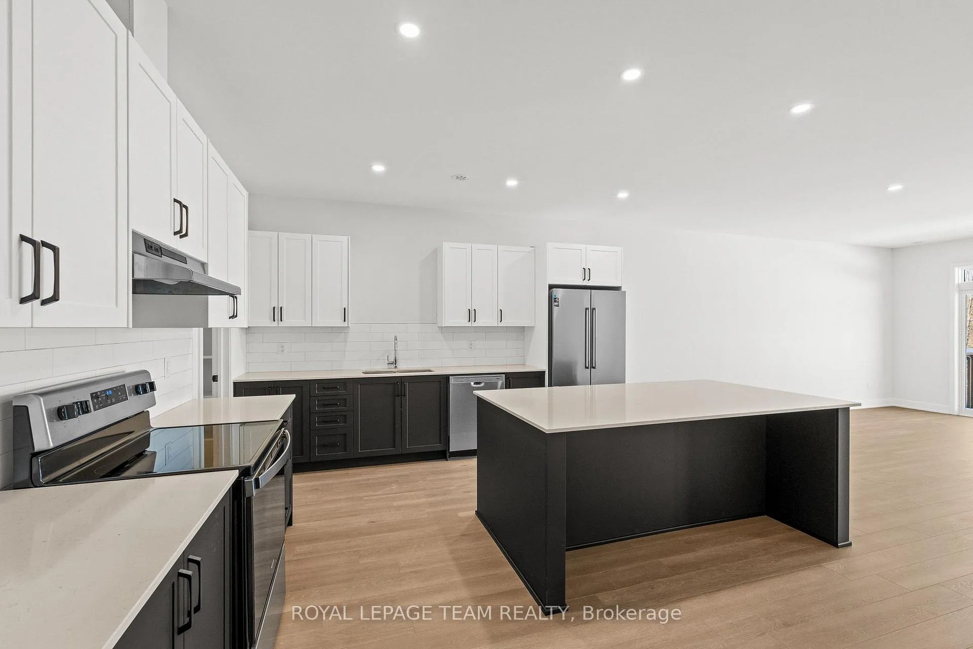 Photo 5 of Unit 2, 1136 Moore Street, Brockville, Brockville — HOMEH
