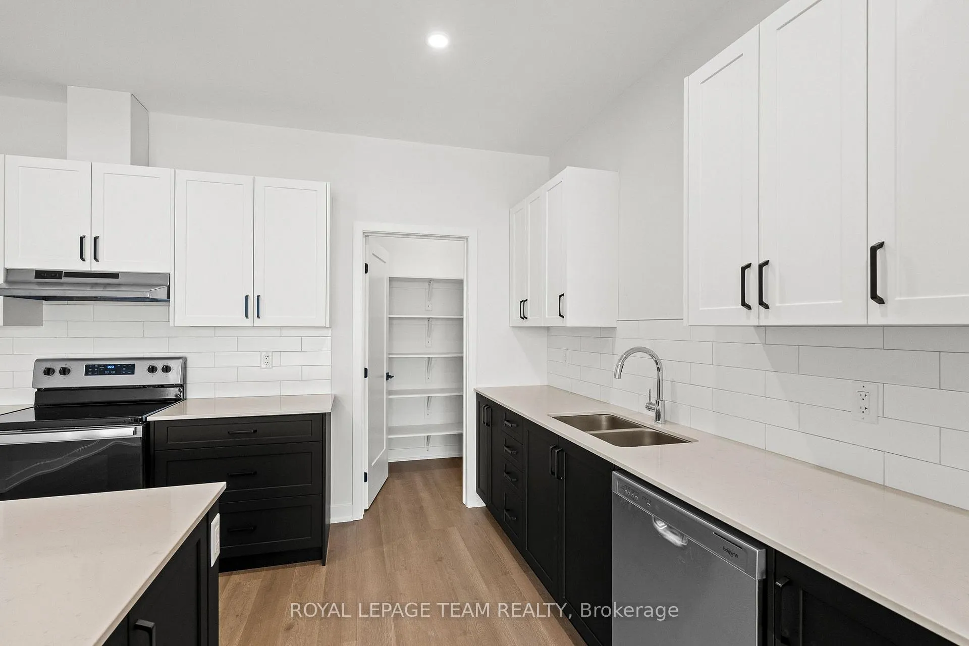 Photo 10 of Unit 2, 1136 Moore Street, Brockville, Brockville — HOMEH