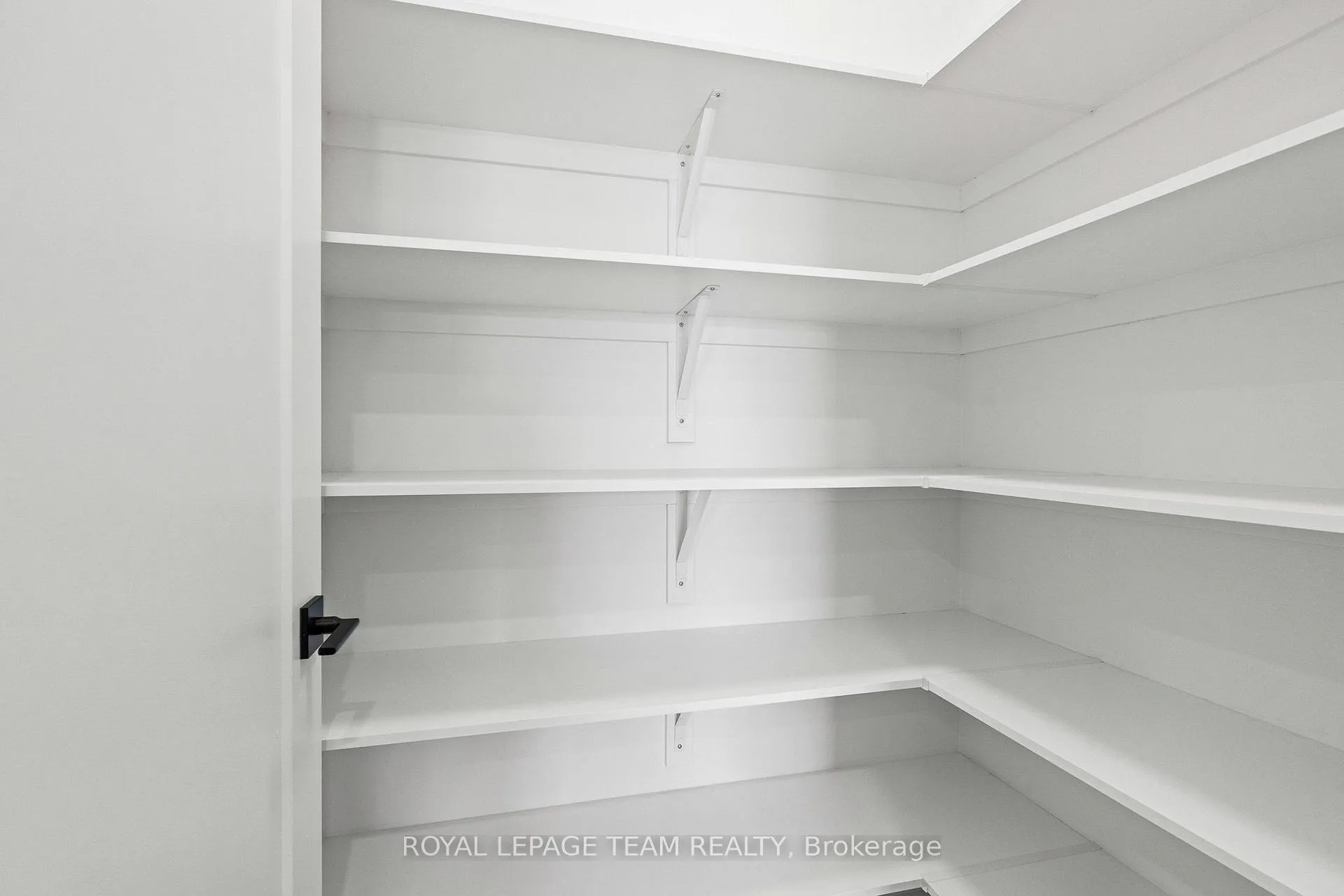 Photo 11 of Unit 2, 1136 Moore Street, Brockville, Brockville — HOMEH