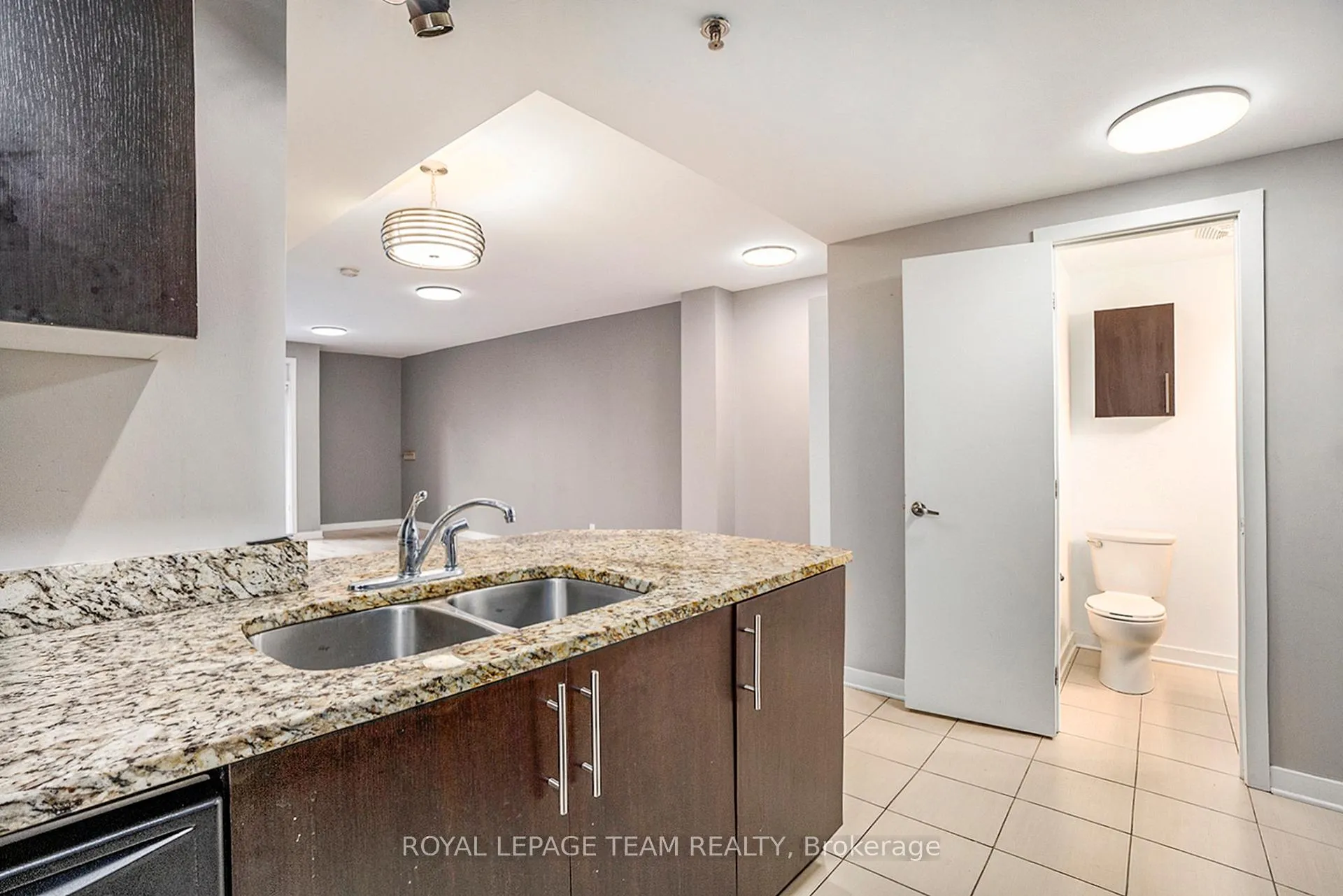 Photo 4 of Unit 404, 456 King Edward Avenue, Ottawa, Sandy Hill — HOMEH