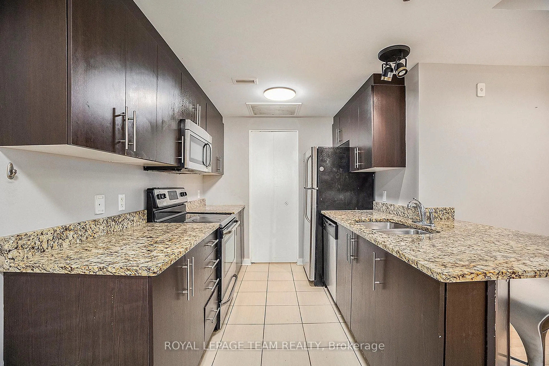 Photo 6 of Unit 404, 456 King Edward Avenue, Ottawa, Sandy Hill — HOMEH
