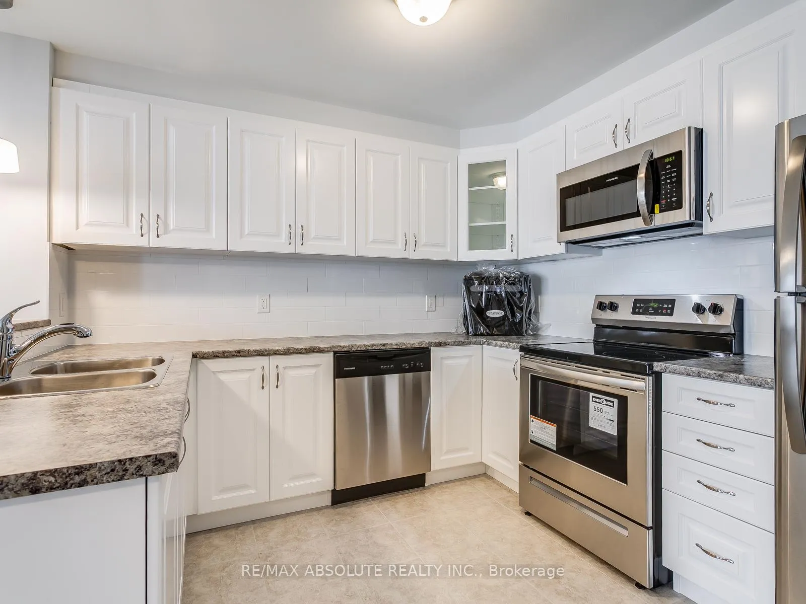 Photo 5 of 315 Pumpkinseed Crescent, Ottawa, Barrhaven - Half Moon Bay — HOMEH