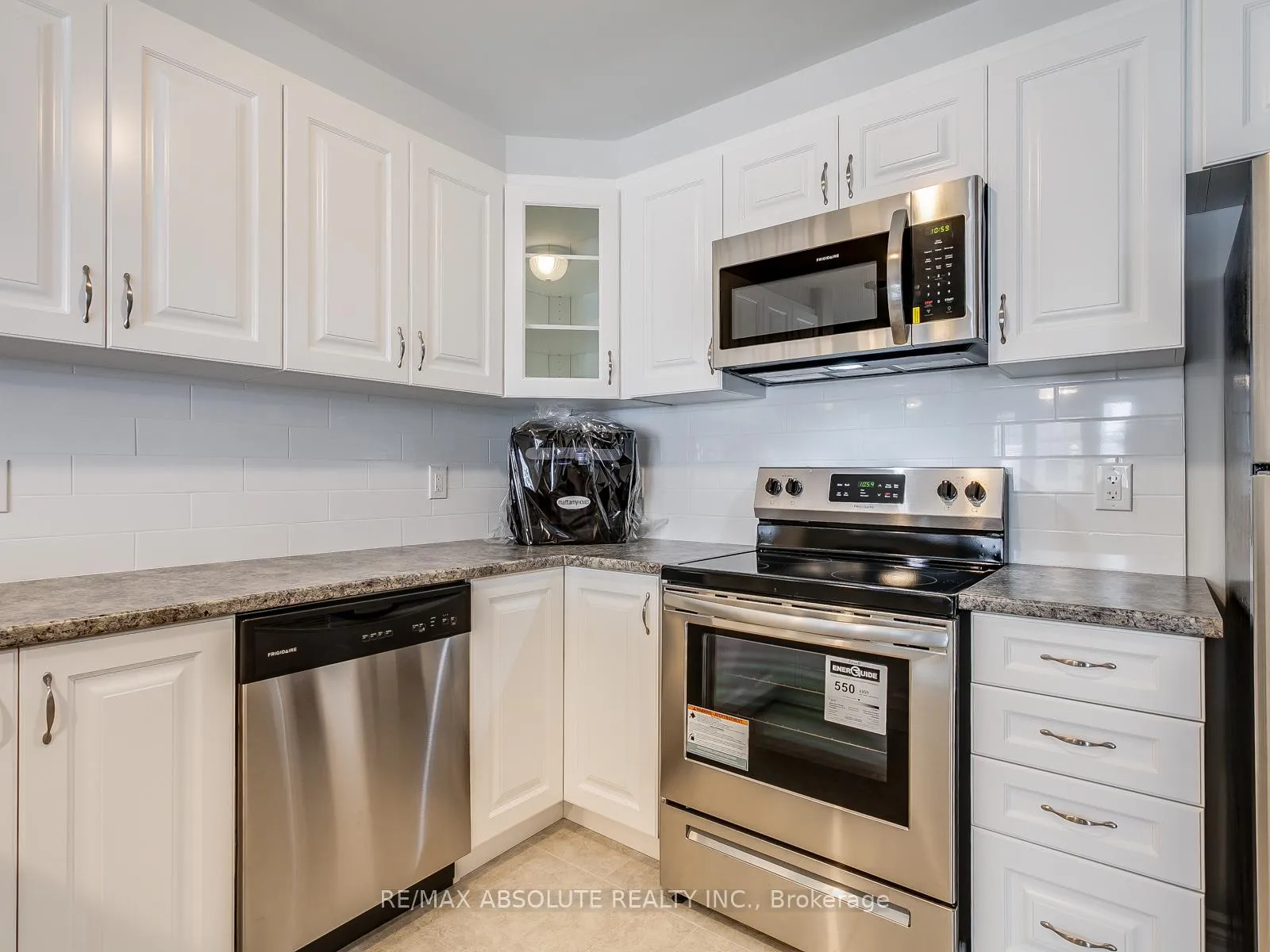 Photo 8 of 315 Pumpkinseed Crescent, Ottawa, Barrhaven - Half Moon Bay — HOMEH