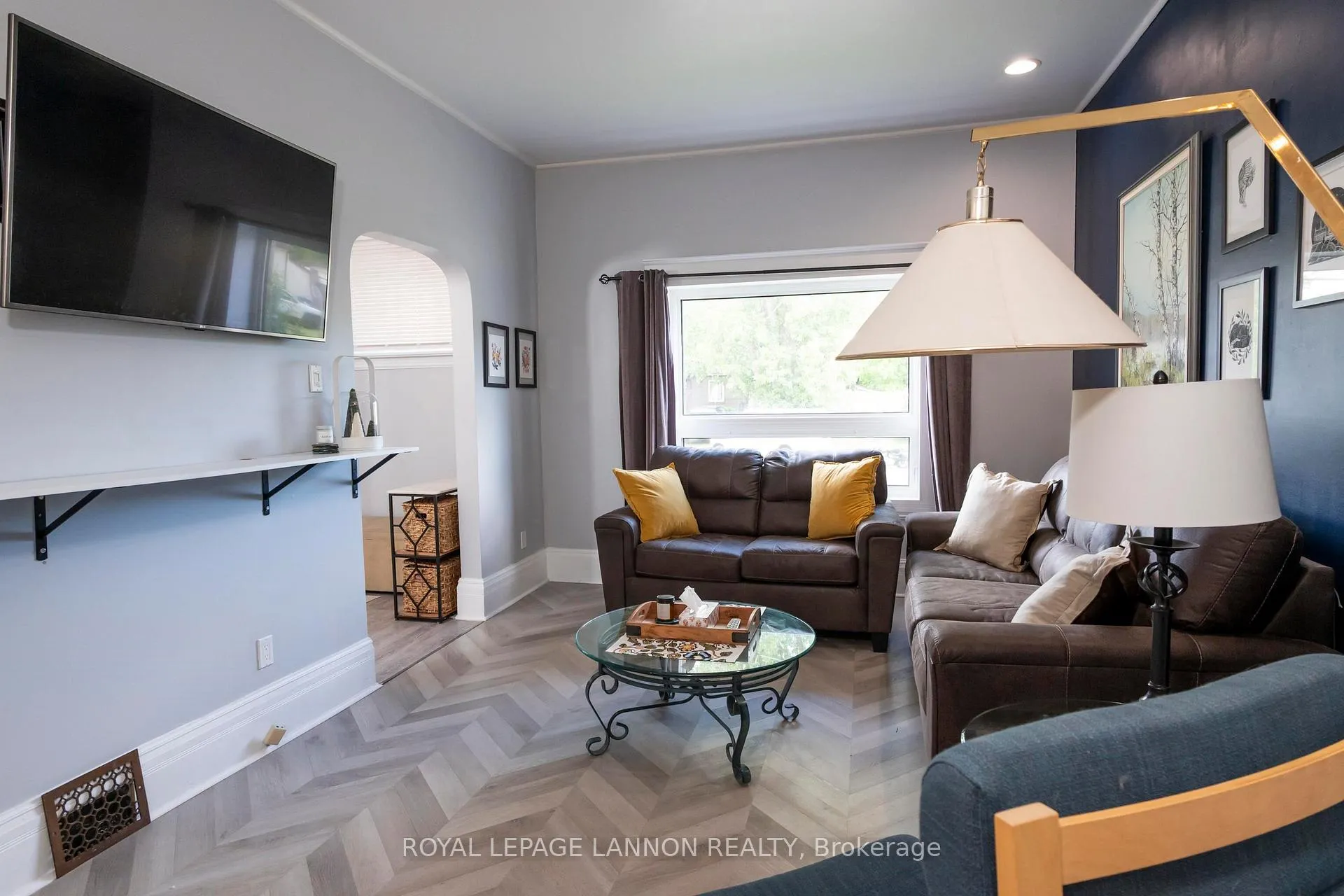 Photo 12 of 435 Bernard Street, Thunder Bay, McKeller Park — HOMEH