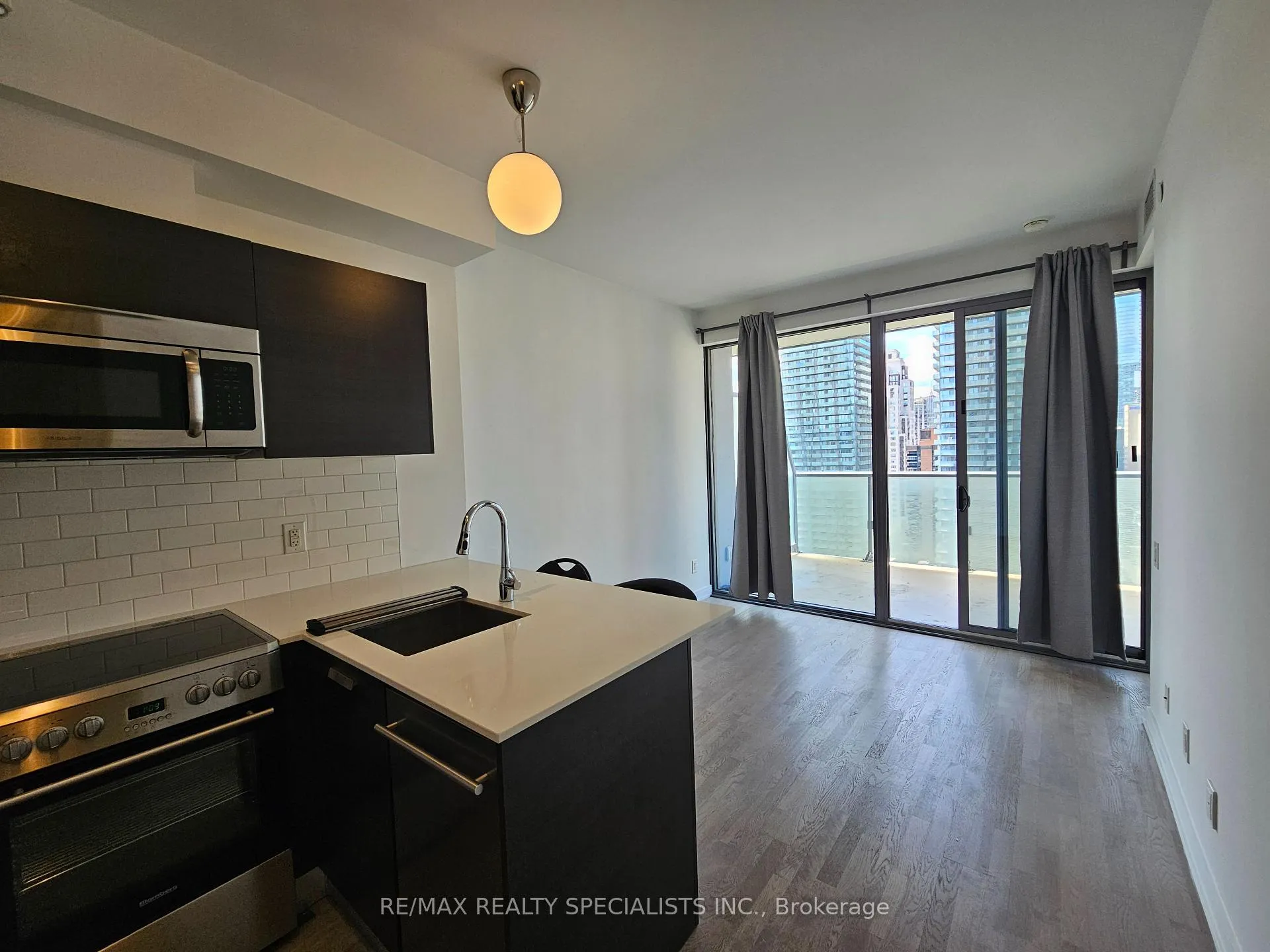 Photo 3 of Unit 2009, 57 St Joseph Street, Toronto, Bay Street Corridor — HOMEH
