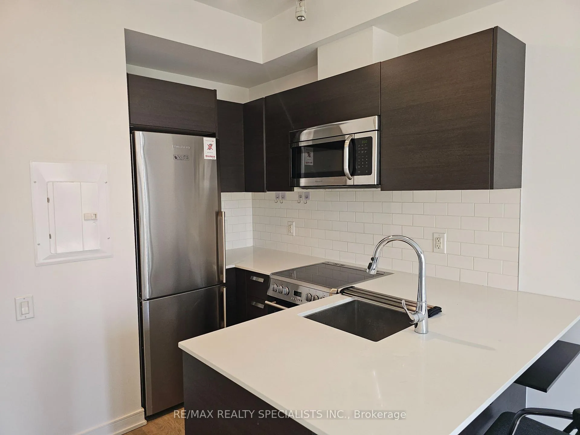 Photo 4 of Unit 2009, 57 St Joseph Street, Toronto, Bay Street Corridor — HOMEH