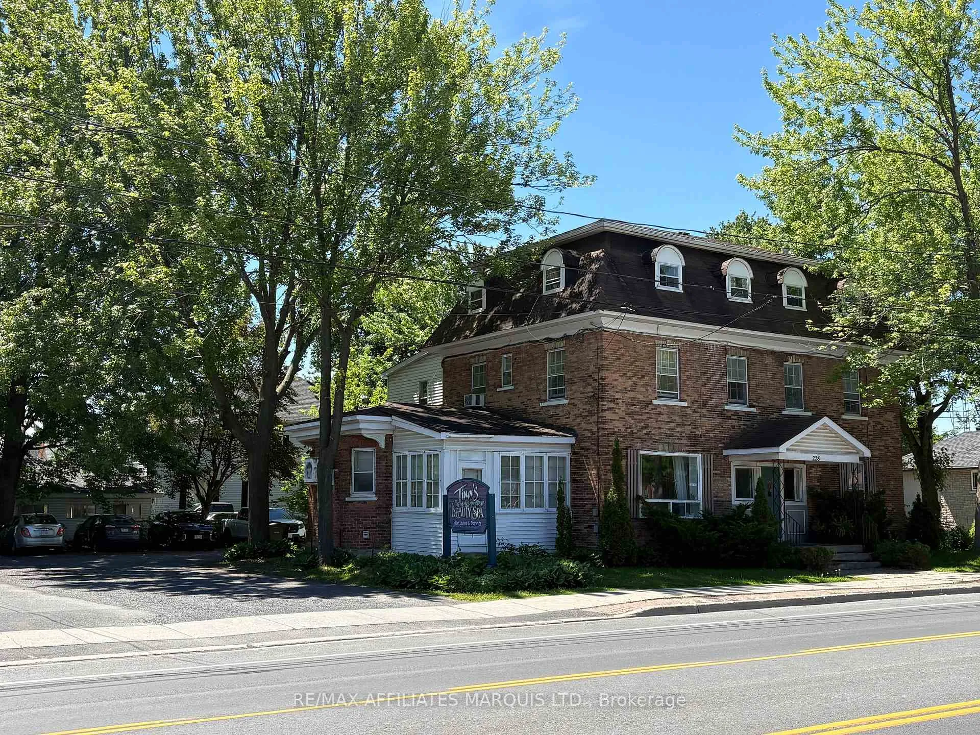 Photo 3 of 228 Second Street W, Cornwall, Cornwall — HOMEH