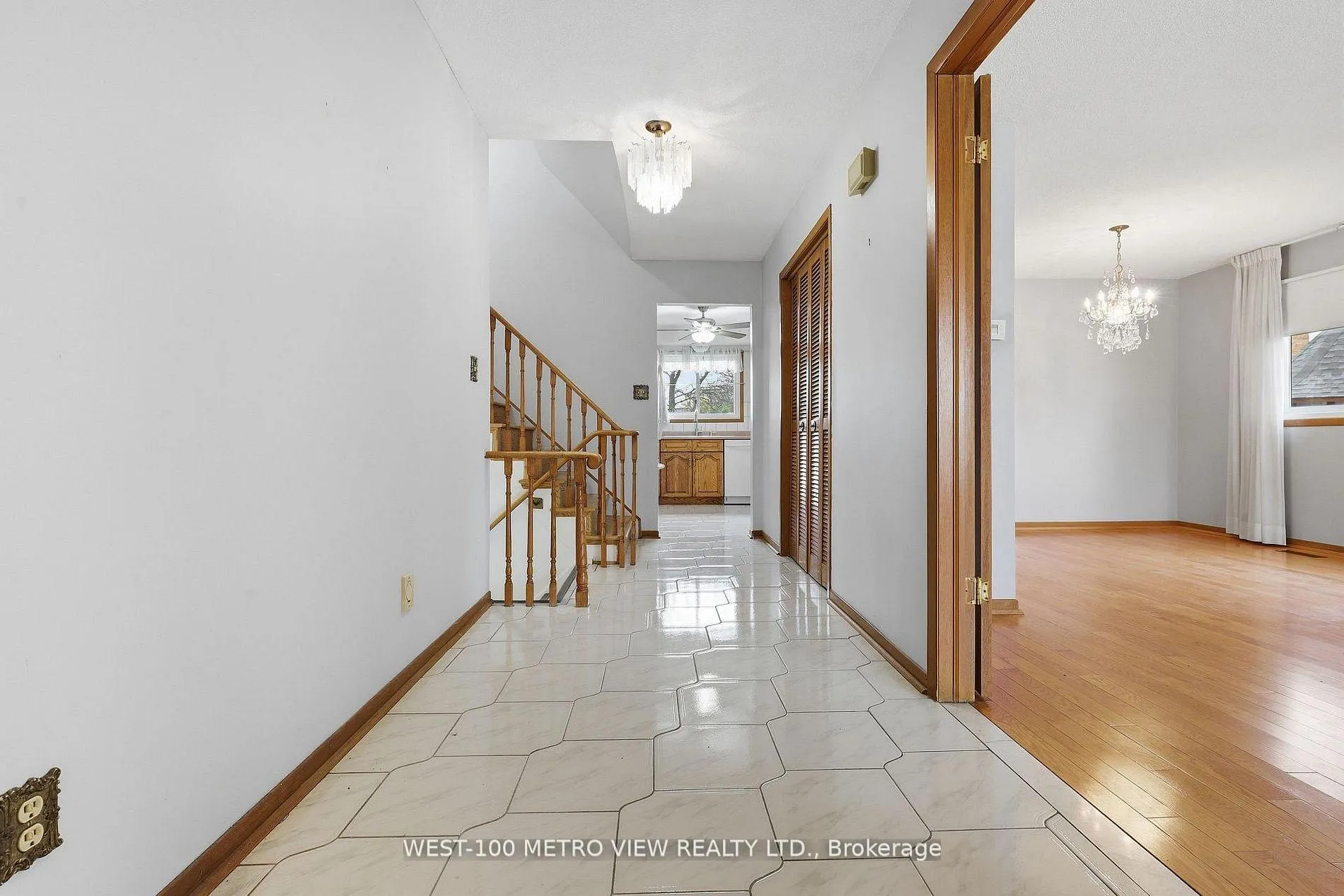 Photo 6 of 3099 Bentworth Drive, Burlington, Palmer — HOMEH