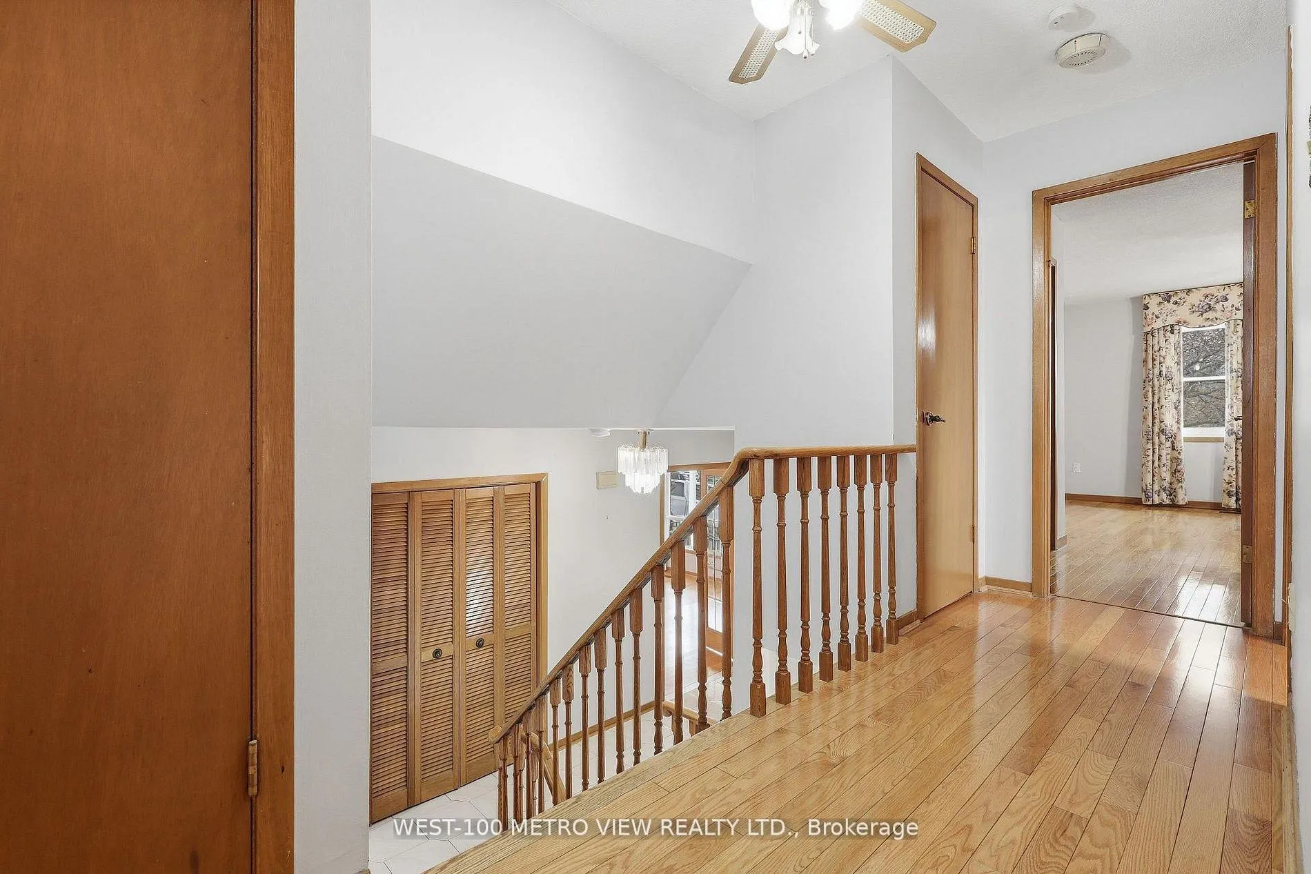 Photo 13 of 3099 Bentworth Drive, Burlington, Palmer — HOMEH