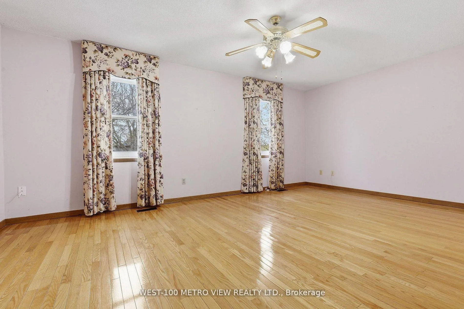 Photo 15 of 3099 Bentworth Drive, Burlington, Palmer — HOMEH