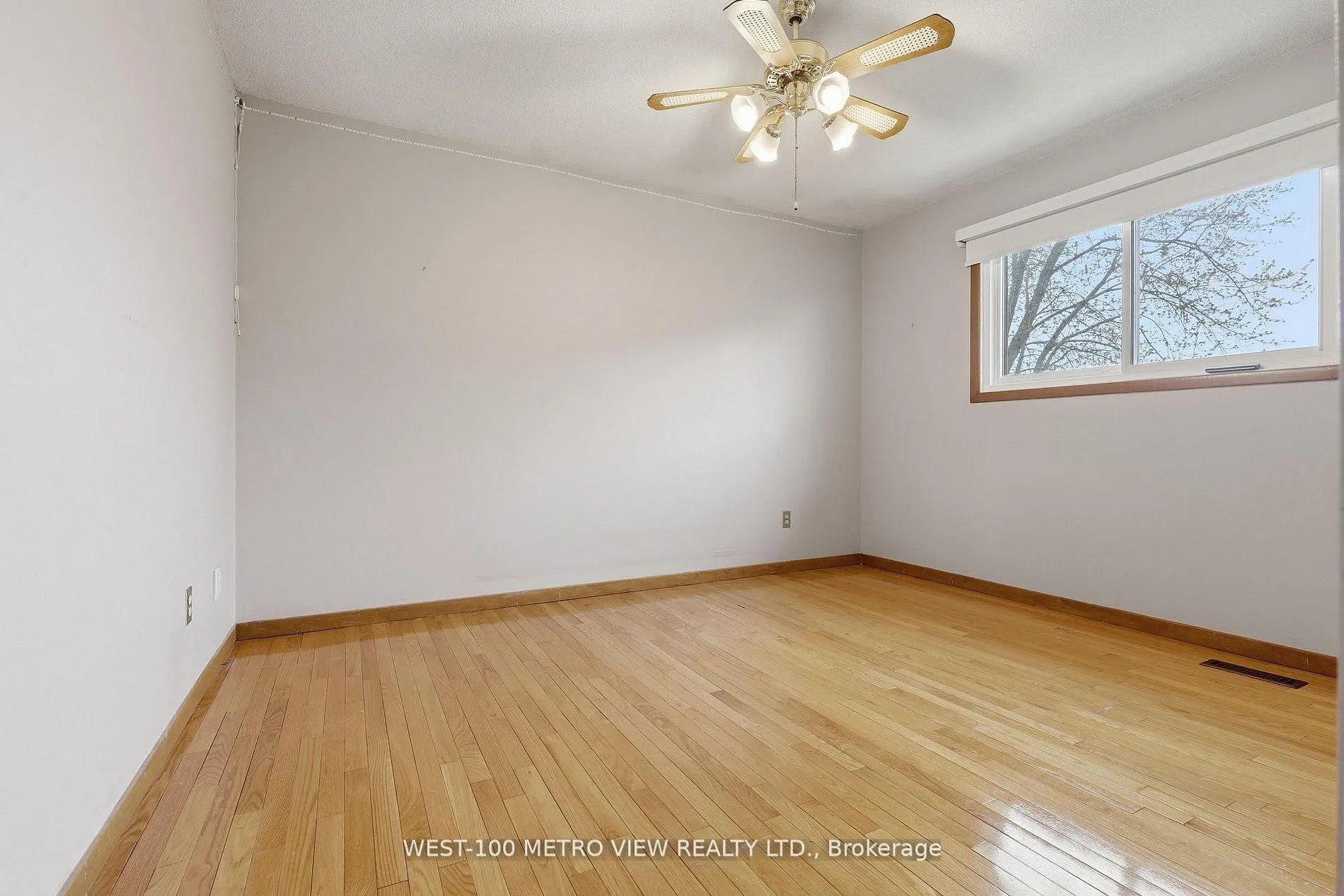 Photo 18 of 3099 Bentworth Drive, Burlington, Palmer — HOMEH