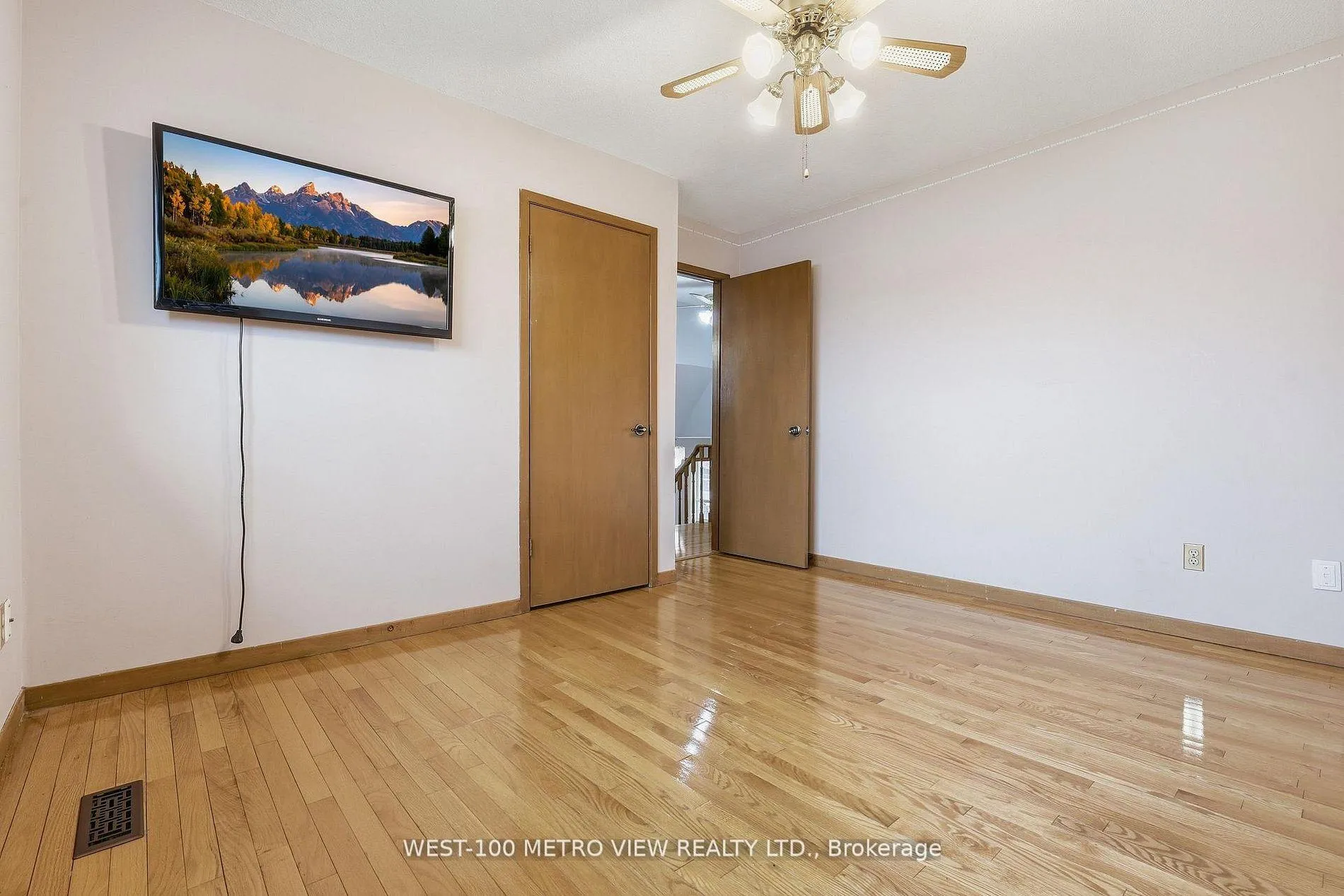 Photo 19 of 3099 Bentworth Drive, Burlington, Palmer — HOMEH