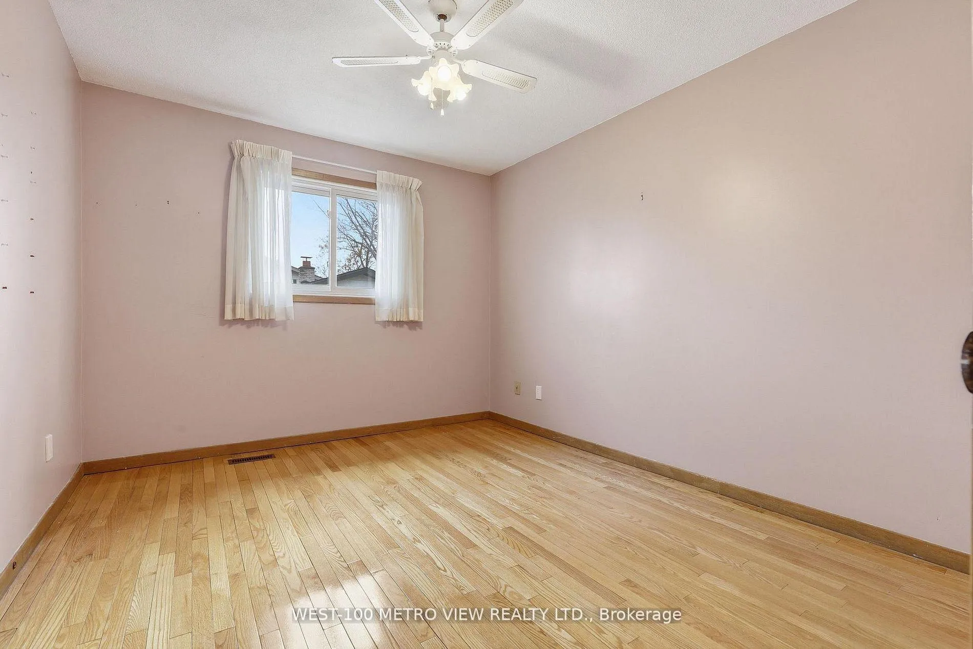 Photo 20 of 3099 Bentworth Drive, Burlington, Palmer — HOMEH