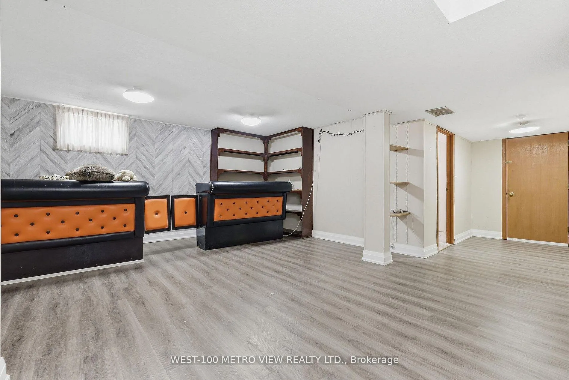Photo 21 of 3099 Bentworth Drive, Burlington, Palmer — HOMEH