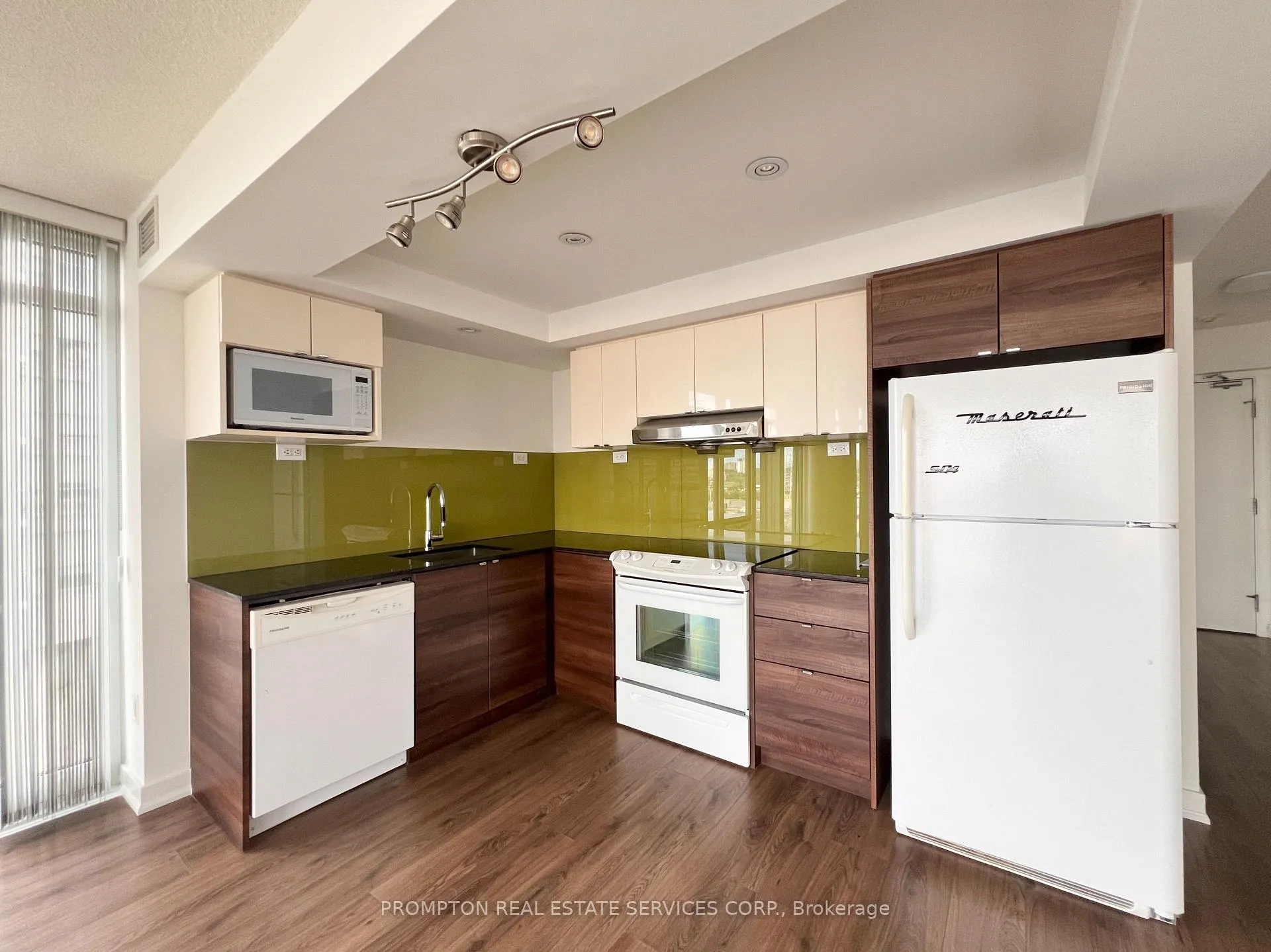 Photo 13 of Unit 608, 121 Mcmahon Drive, North York, Bayview Village — HOMEH