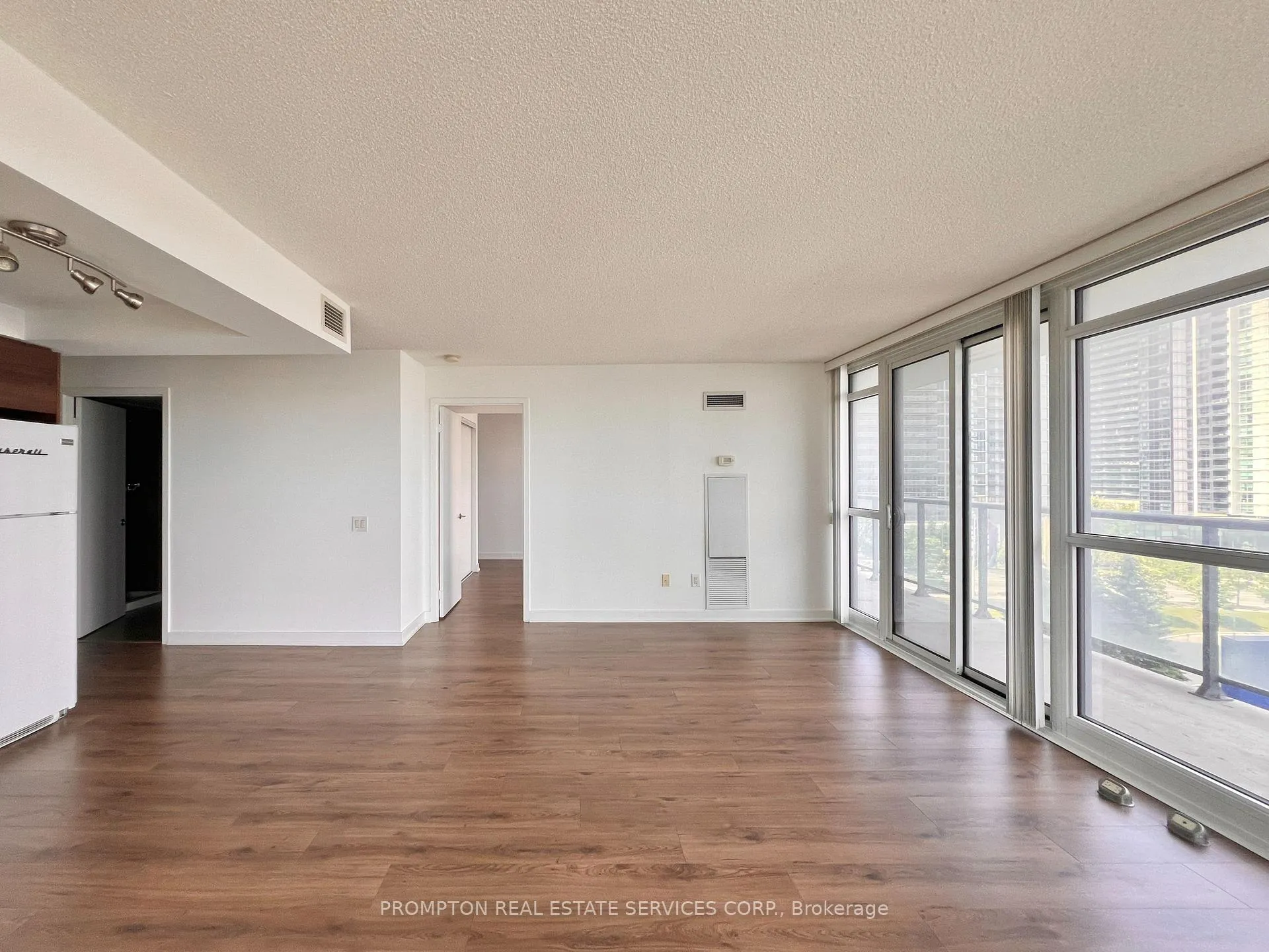 Photo 14 of Unit 608, 121 Mcmahon Drive, North York, Bayview Village — HOMEH