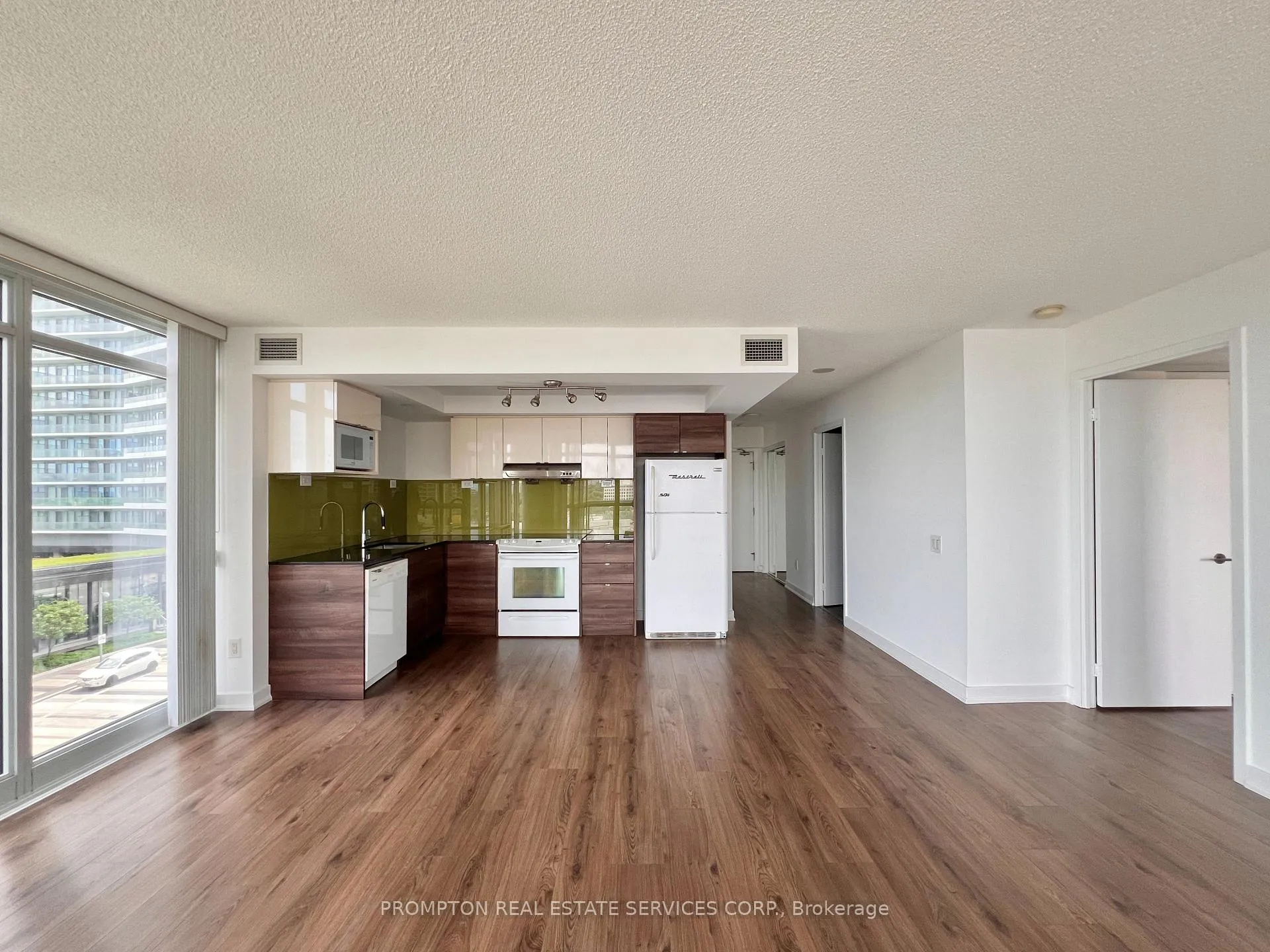 Photo 20 of Unit 608, 121 Mcmahon Drive, North York, Bayview Village — HOMEH