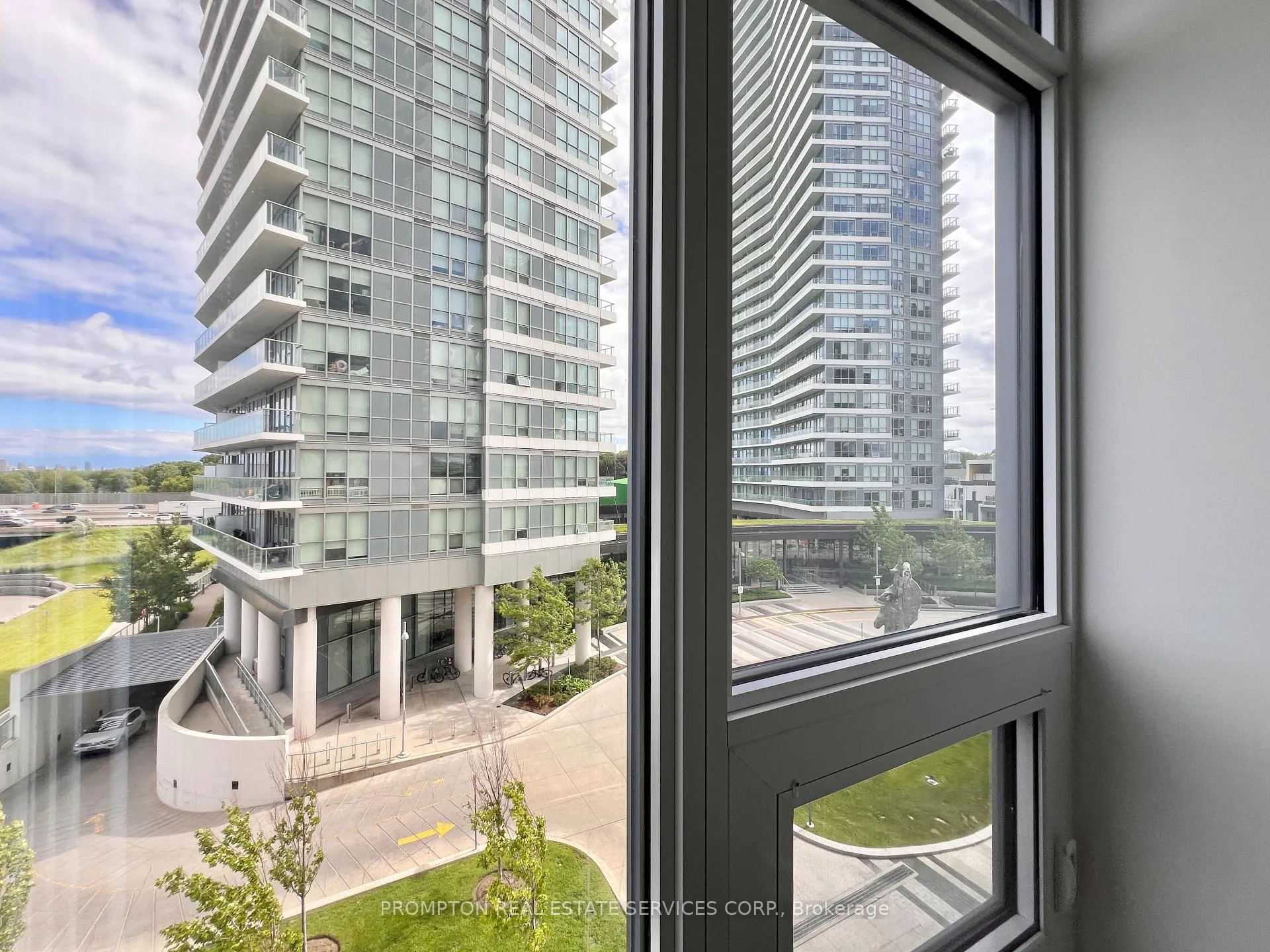 Photo 25 of Unit 608, 121 Mcmahon Drive, North York, Bayview Village — HOMEH