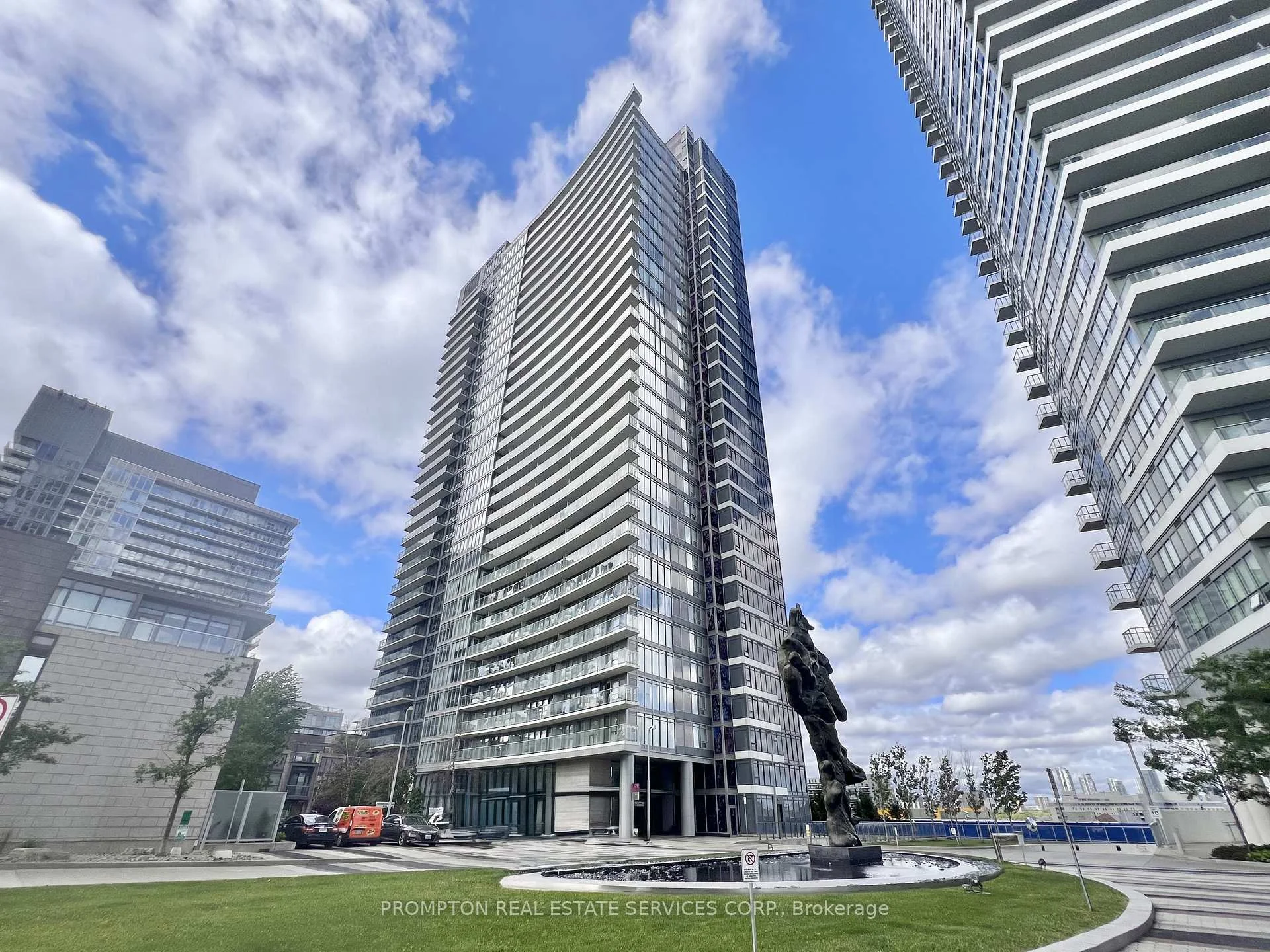 Photo 2 of Unit 608, 121 Mcmahon Drive, North York, Bayview Village — HOMEH