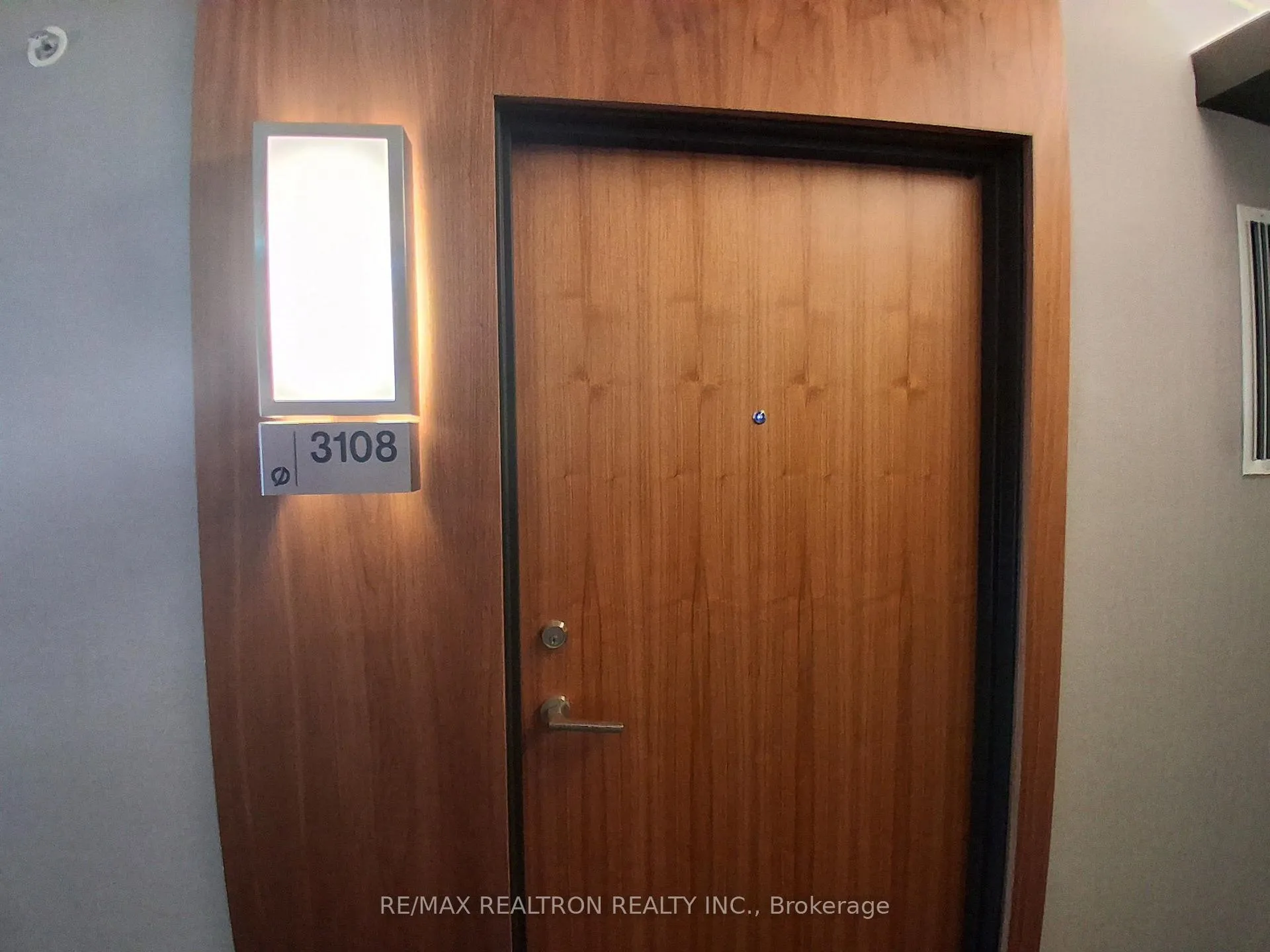 Photo 3 of Unit 3108, 85 Queens Wharf Road, Toronto, Waterfront Communities — HOMEH