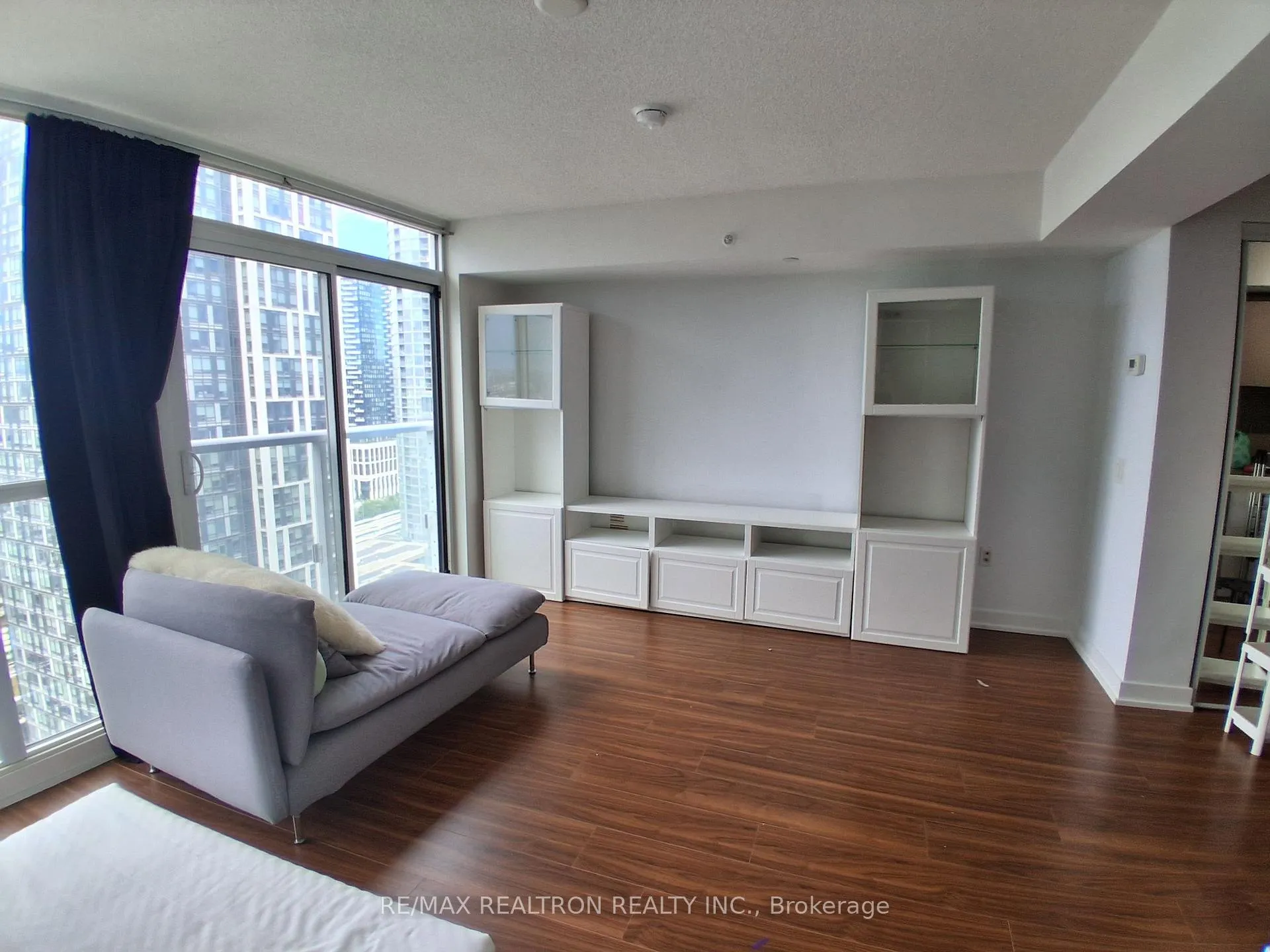 Photo 7 of Unit 3108, 85 Queens Wharf Road, Toronto, Waterfront Communities — HOMEH