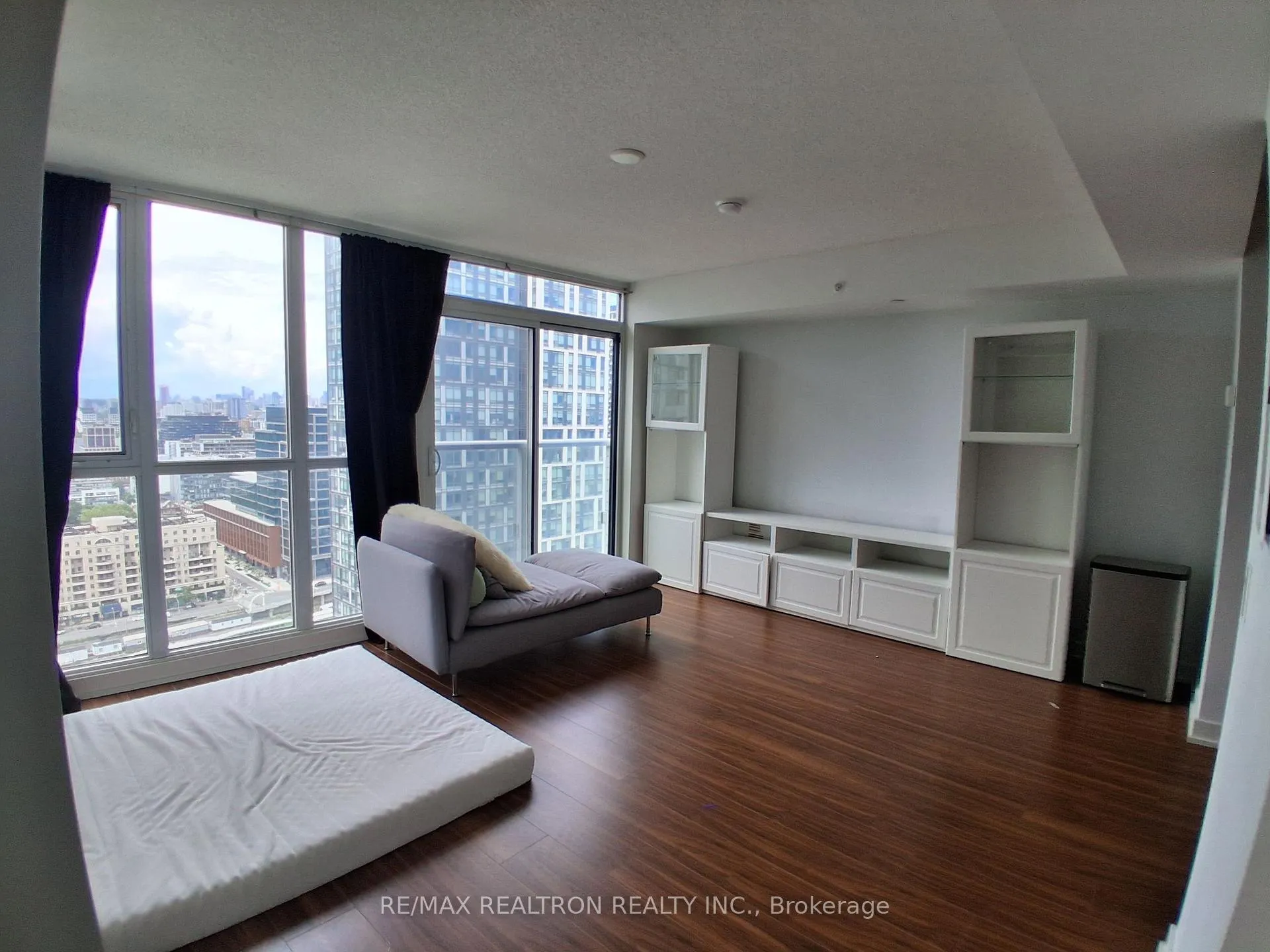 Photo 10 of Unit 3108, 85 Queens Wharf Road, Toronto, Waterfront Communities — HOMEH