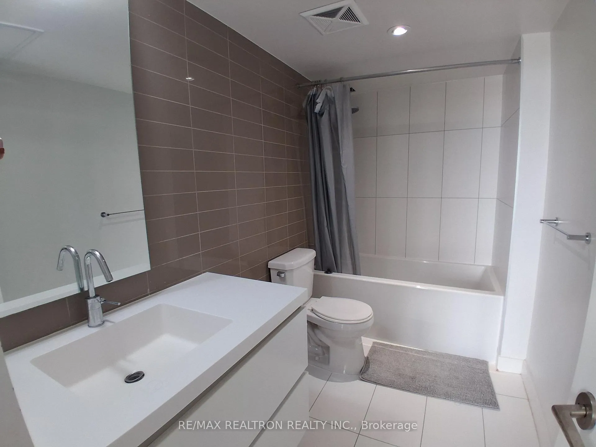 Photo 12 of Unit 3108, 85 Queens Wharf Road, Toronto, Waterfront Communities — HOMEH