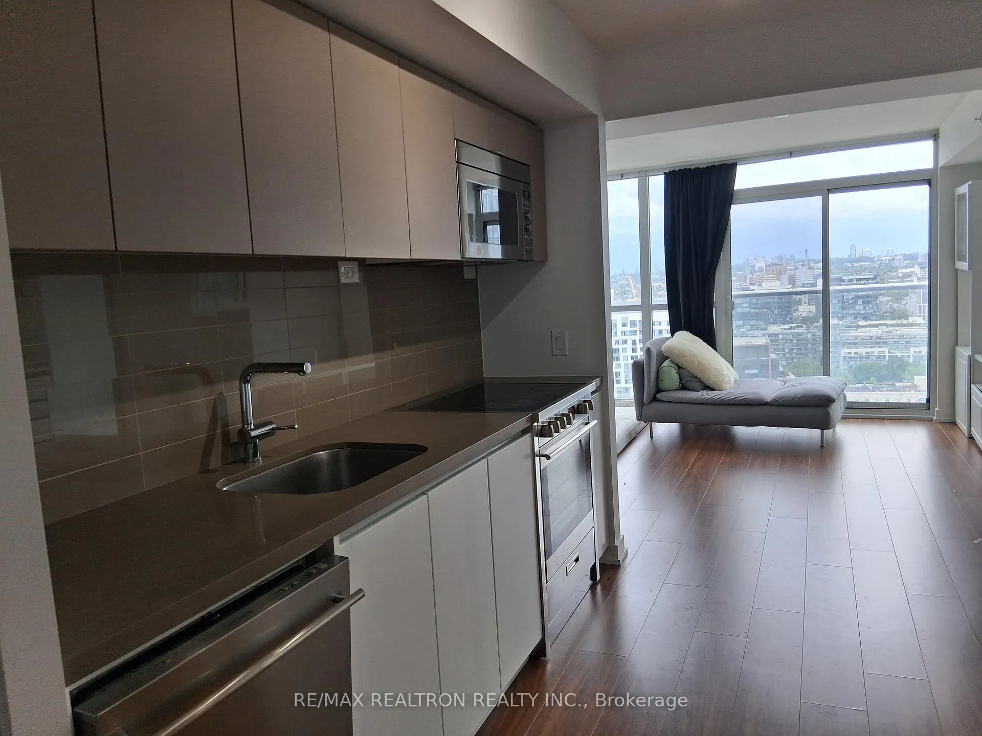 Photo 15 of Unit 3108, 85 Queens Wharf Road, Toronto, Waterfront Communities — HOMEH
