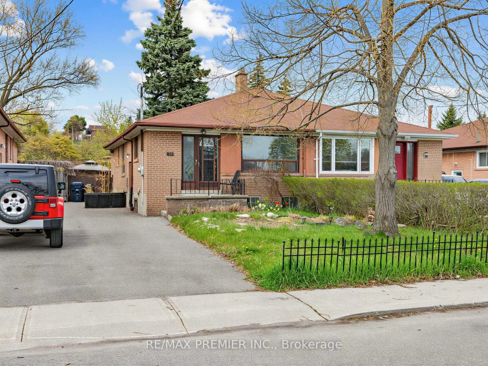 Photo 2 of 126 Langden Avenue, Toronto, Rockcliffe-Smythe — HOMEH