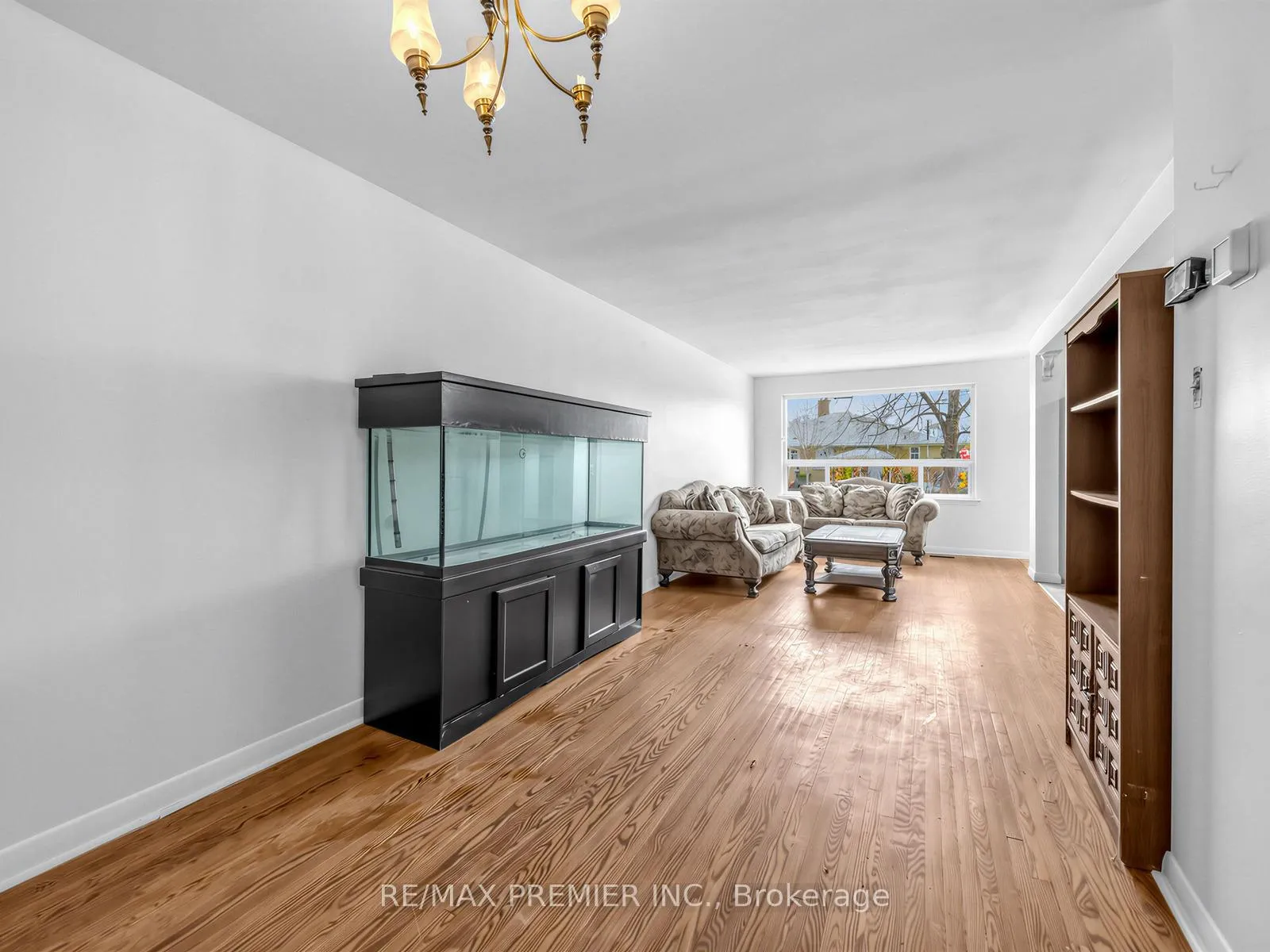 Photo 7 of 126 Langden Avenue, Toronto, Rockcliffe-Smythe — HOMEH