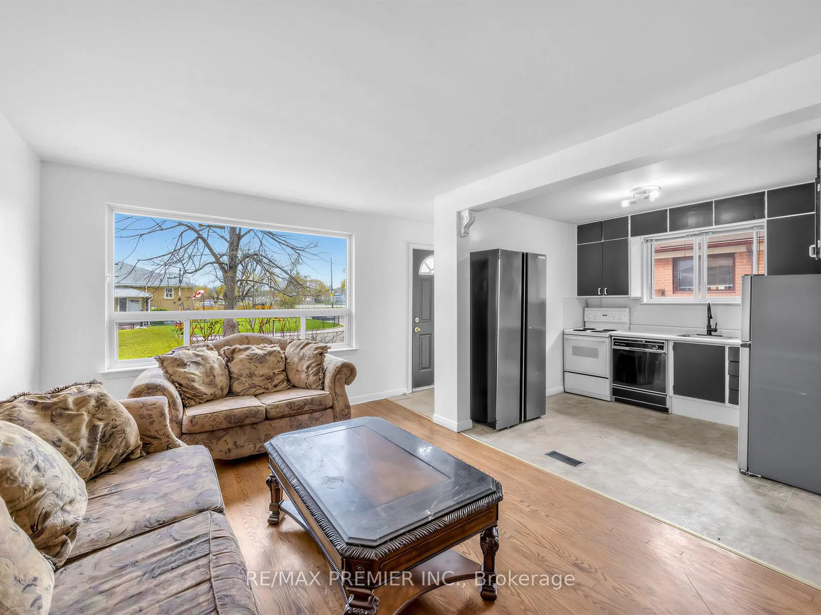 Photo 11 of 126 Langden Avenue, Toronto, Rockcliffe-Smythe — HOMEH
