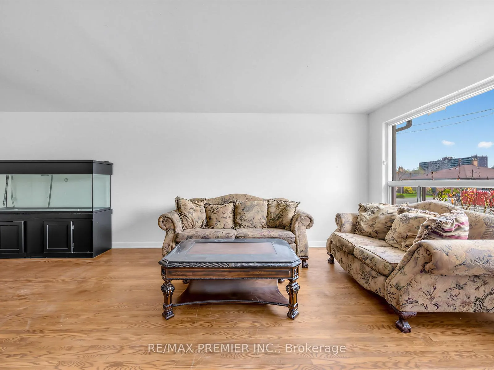 Photo 12 of 126 Langden Avenue, Toronto, Rockcliffe-Smythe — HOMEH