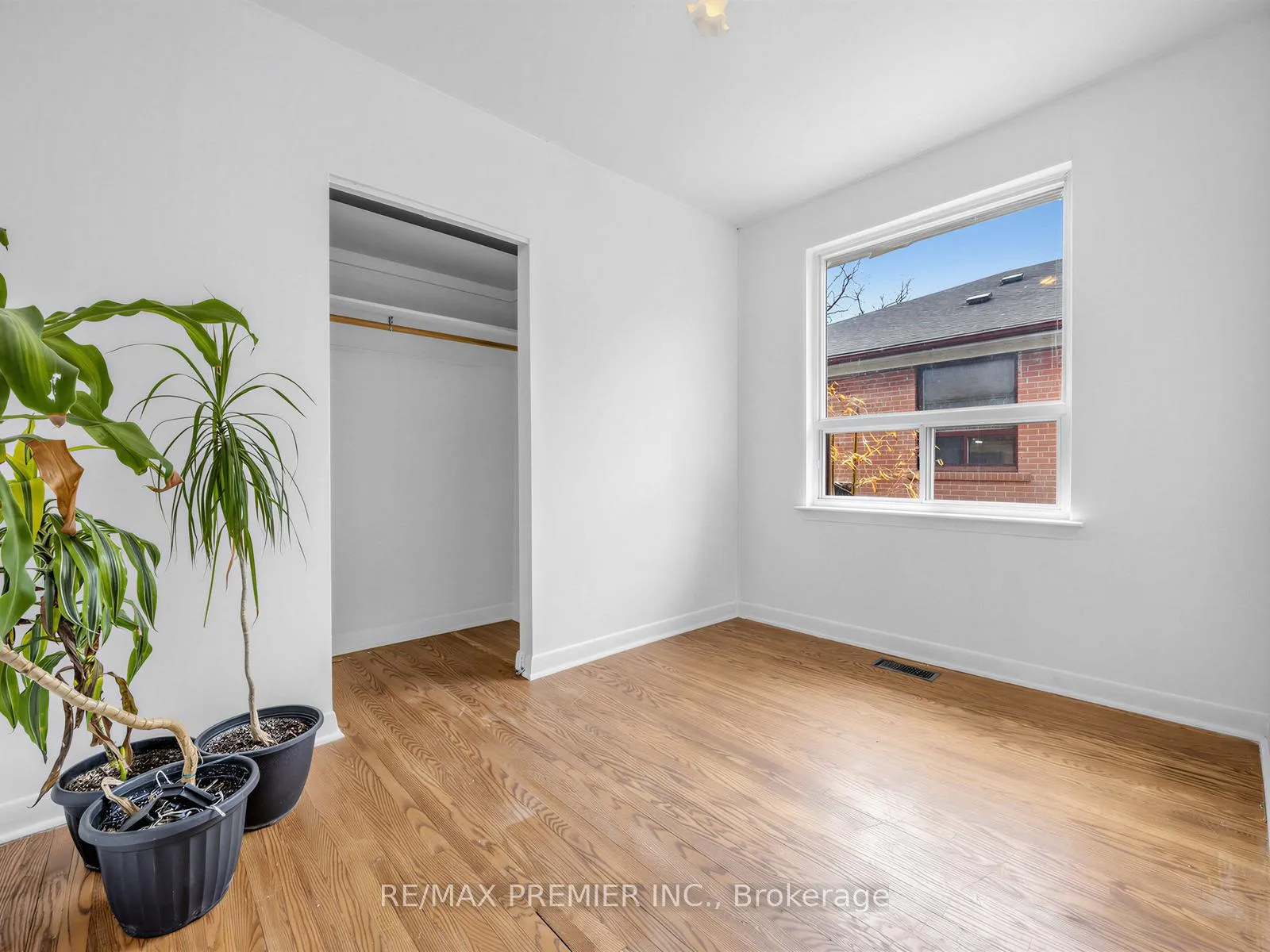 Photo 24 of 126 Langden Avenue, Toronto, Rockcliffe-Smythe — HOMEH