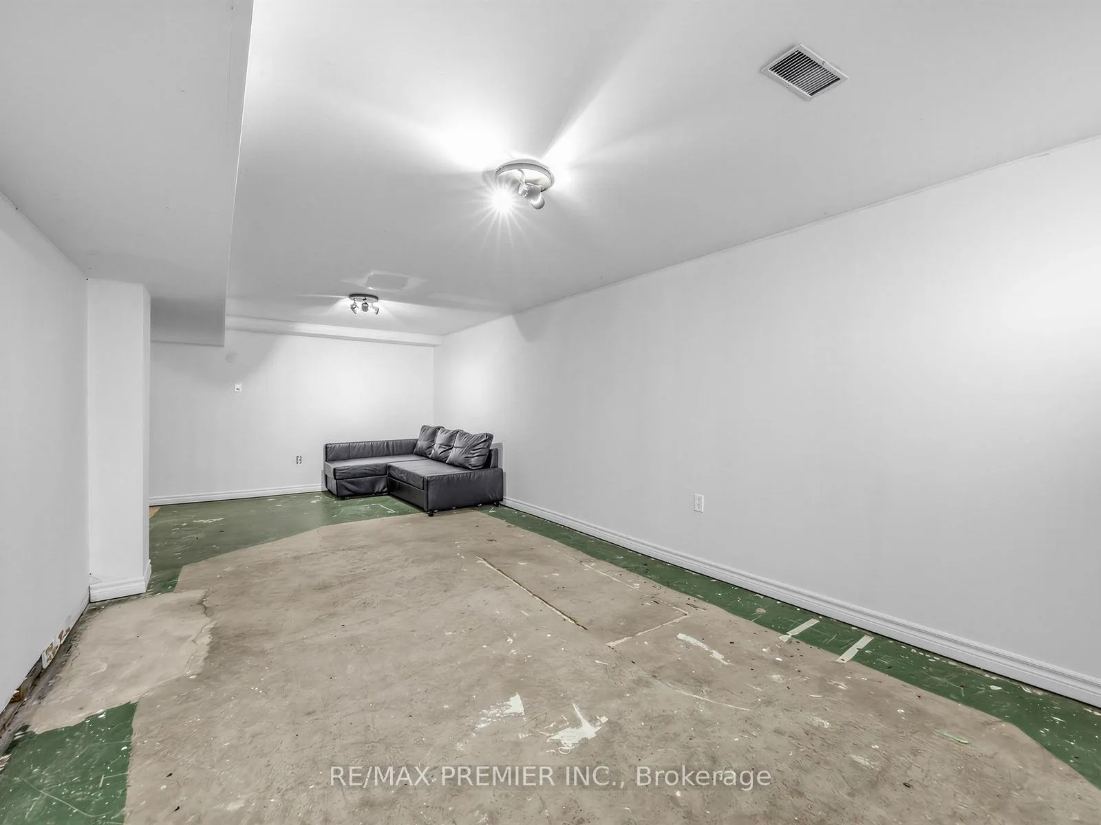 Photo 25 of 126 Langden Avenue, Toronto, Rockcliffe-Smythe — HOMEH