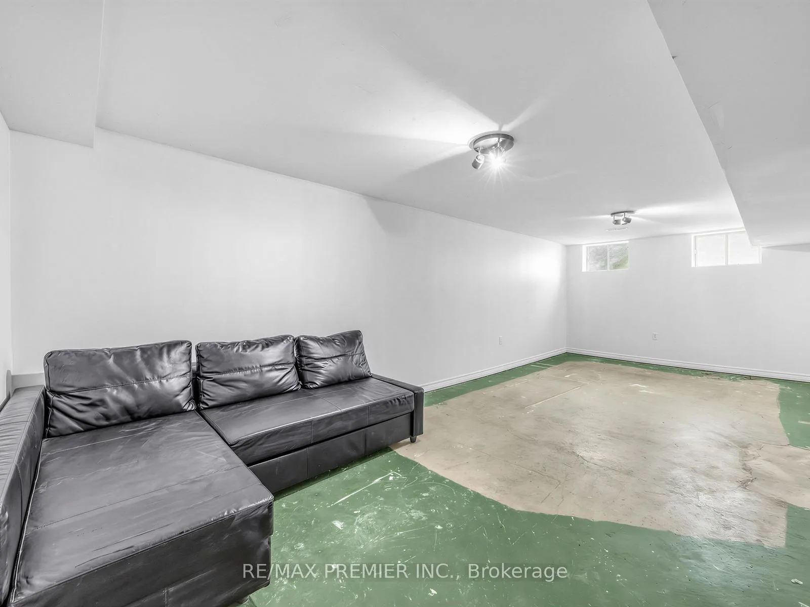Photo 26 of 126 Langden Avenue, Toronto, Rockcliffe-Smythe — HOMEH