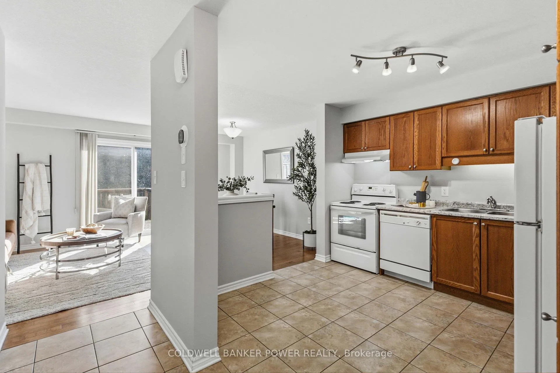 Photo 8 of Unit 39, 1059 Whetherfield Street, London, North M — HOMEH