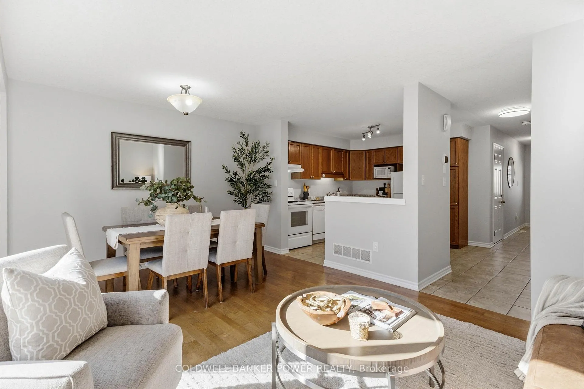 Photo 11 of Unit 39, 1059 Whetherfield Street, London, North M — HOMEH