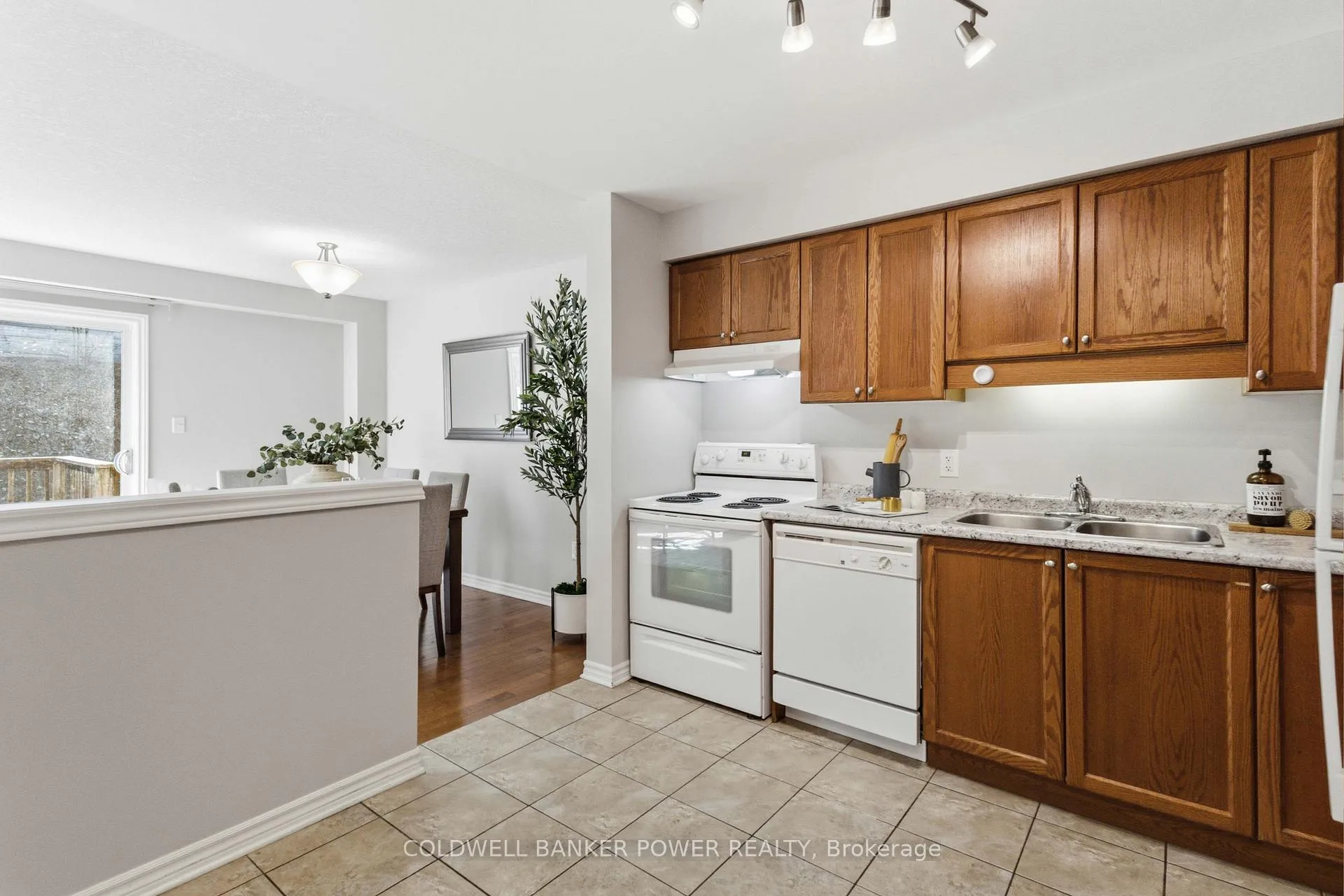 Photo 19 of Unit 39, 1059 Whetherfield Street, London, North M — HOMEH