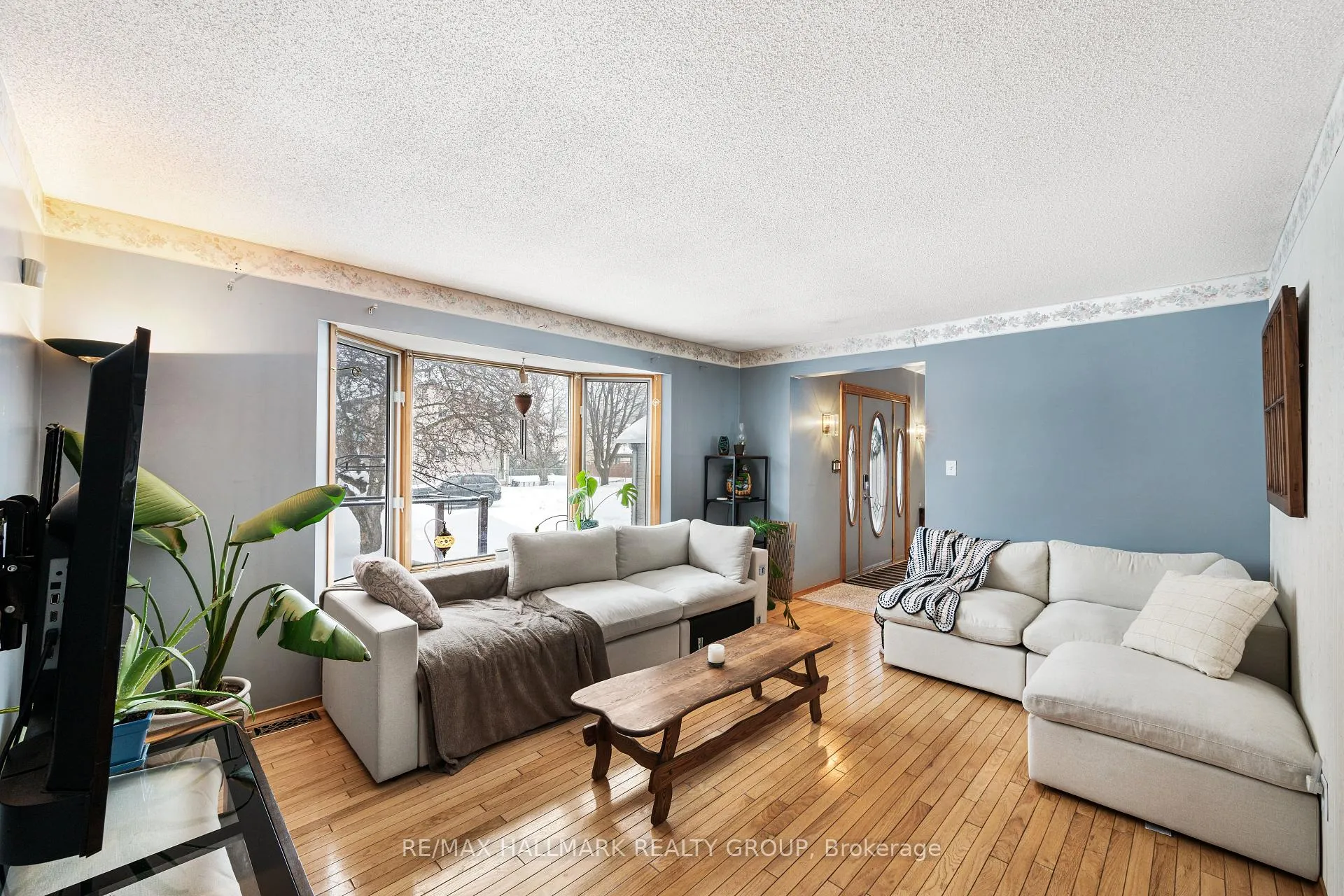 Photo 17 of 477 Duvernay Drive, Ottawa, Queenswood Heights South — HOMEH