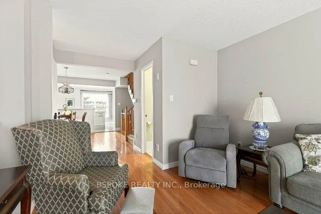 Photo 4 of Unit 9, 2531 Northampton Boulevard, Burlington, Headon — HOMEH