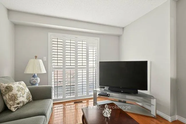 Photo 7 of Unit 9, 2531 Northampton Boulevard, Burlington, Headon — HOMEH