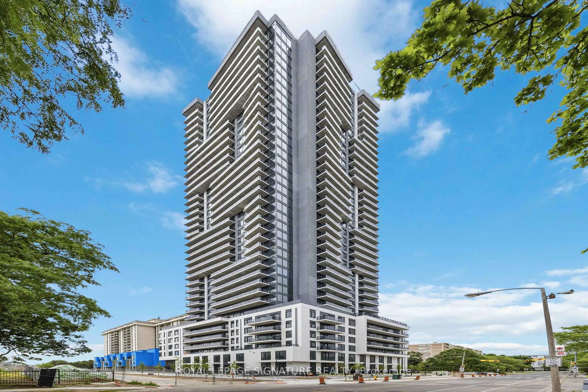 Photo 1 of Unit 413, 15 David Salomon Drive, Toronto, Flemingdon Park — HOMEH