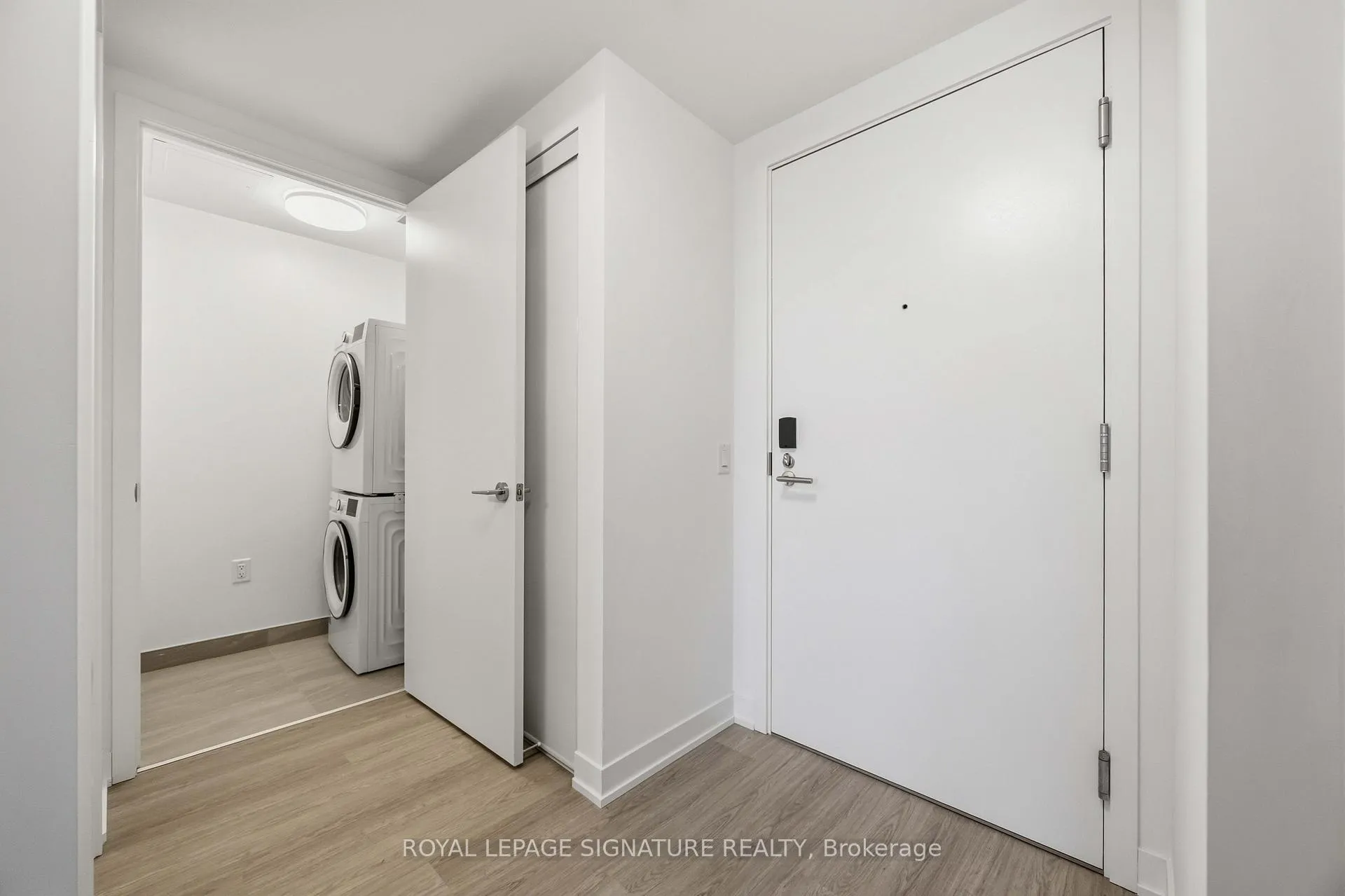 Photo 5 of Unit 413, 15 David Salomon Drive, Toronto, Flemingdon Park — HOMEH