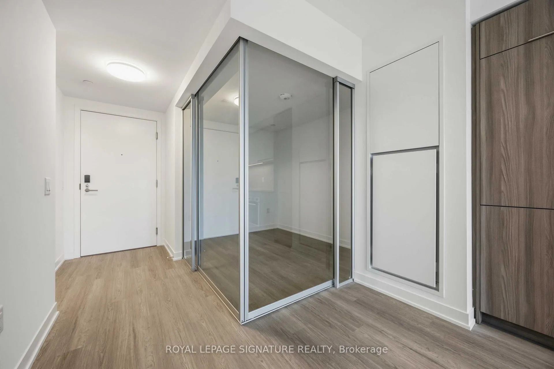 Photo 8 of Unit 413, 15 David Salomon Drive, Toronto, Flemingdon Park — HOMEH