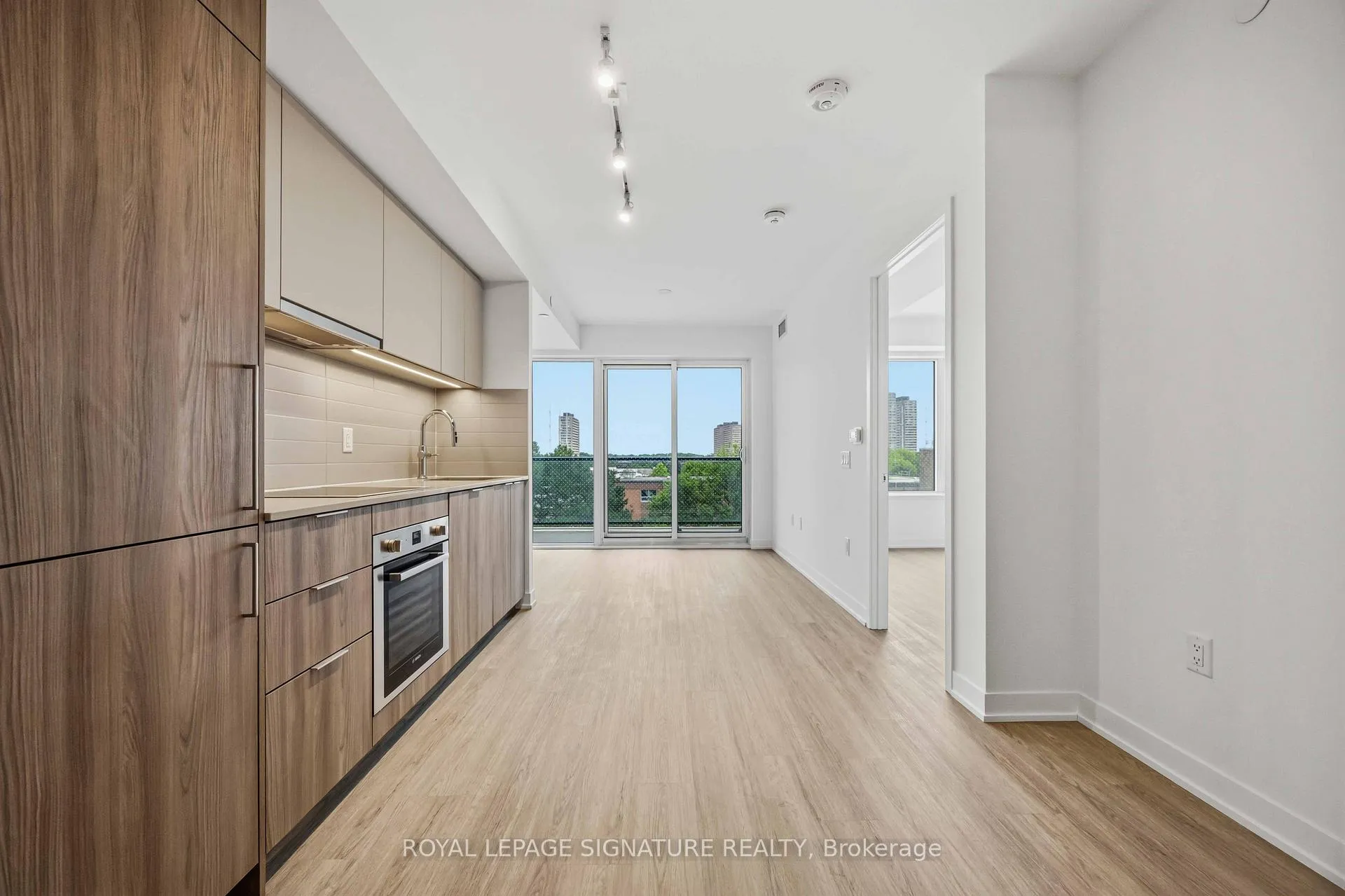 Photo 12 of Unit 413, 15 David Salomon Drive, Toronto, Flemingdon Park — HOMEH